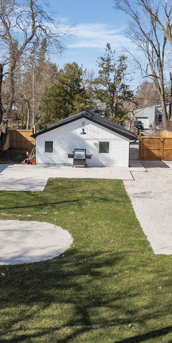 Photo 4 of 207 Southview Road, Barrie, South Shore — HOMEH