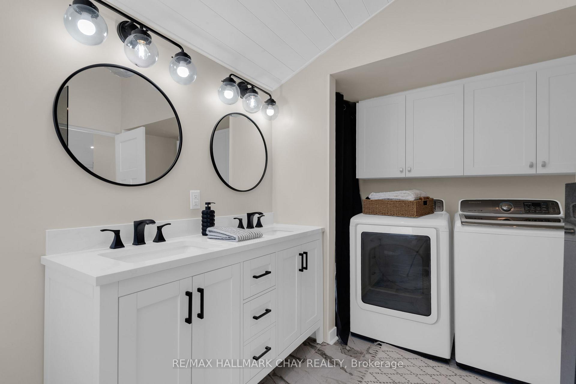 Photo 12 of 207 Southview Road, Barrie, South Shore — HOMEH