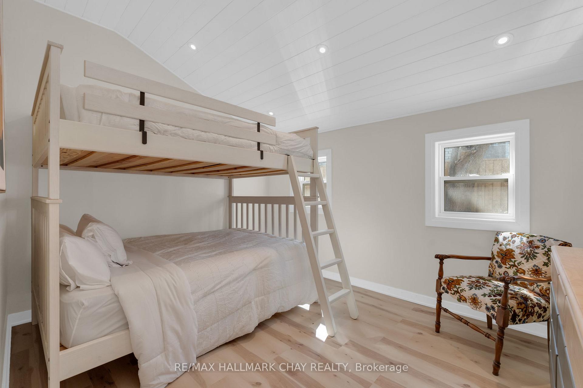 Photo 14 of 207 Southview Road, Barrie, South Shore — HOMEH