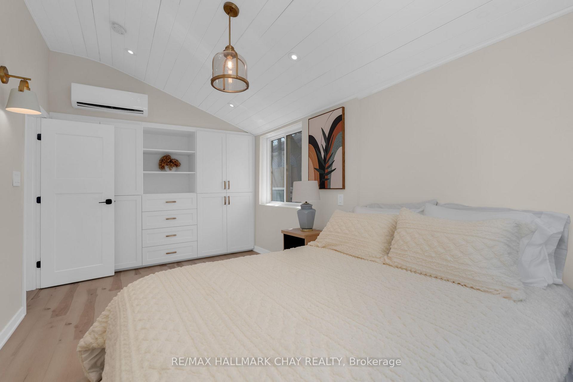 Photo 17 of 207 Southview Road, Barrie, South Shore — HOMEH