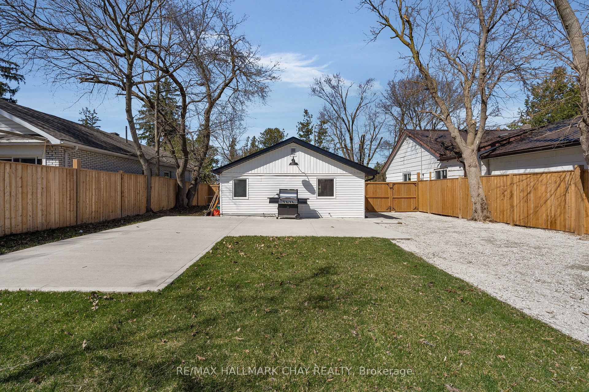 Photo 20 of 207 Southview Road, Barrie, South Shore — HOMEH