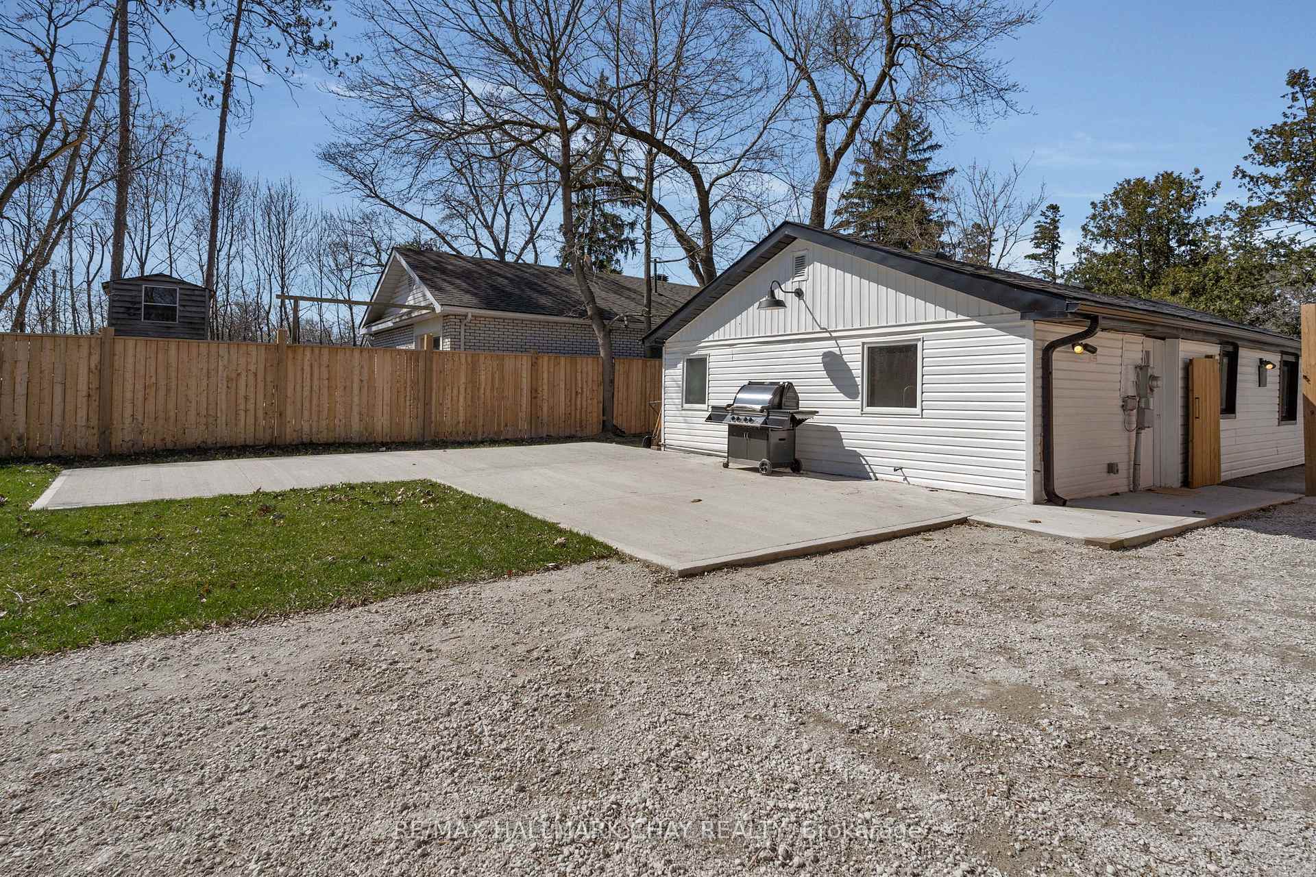 Photo 21 of 207 Southview Road, Barrie, South Shore — HOMEH