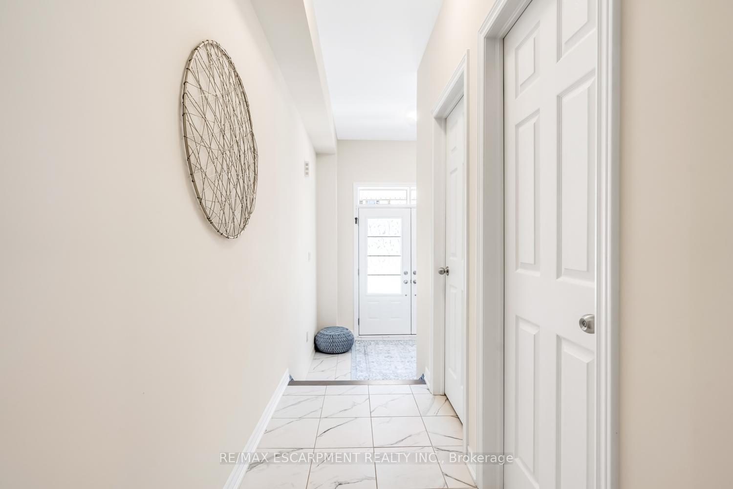 Photo 3 of 3916 Koenig Road, Burlington, Alton — HOMEH