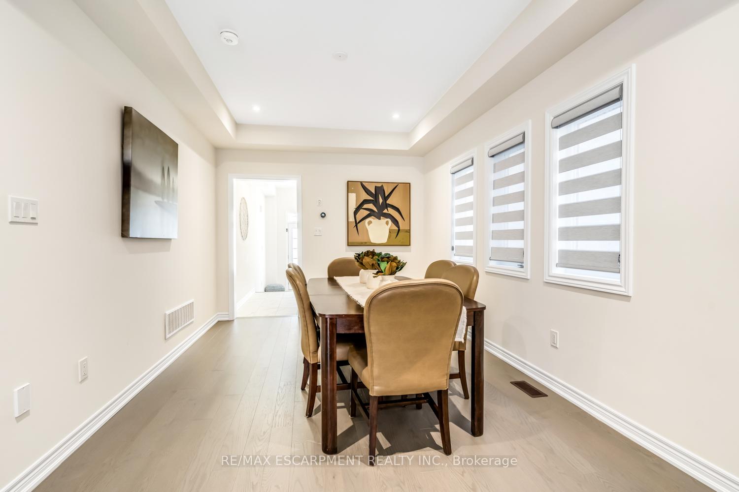 Photo 5 of 3916 Koenig Road, Burlington, Alton — HOMEH