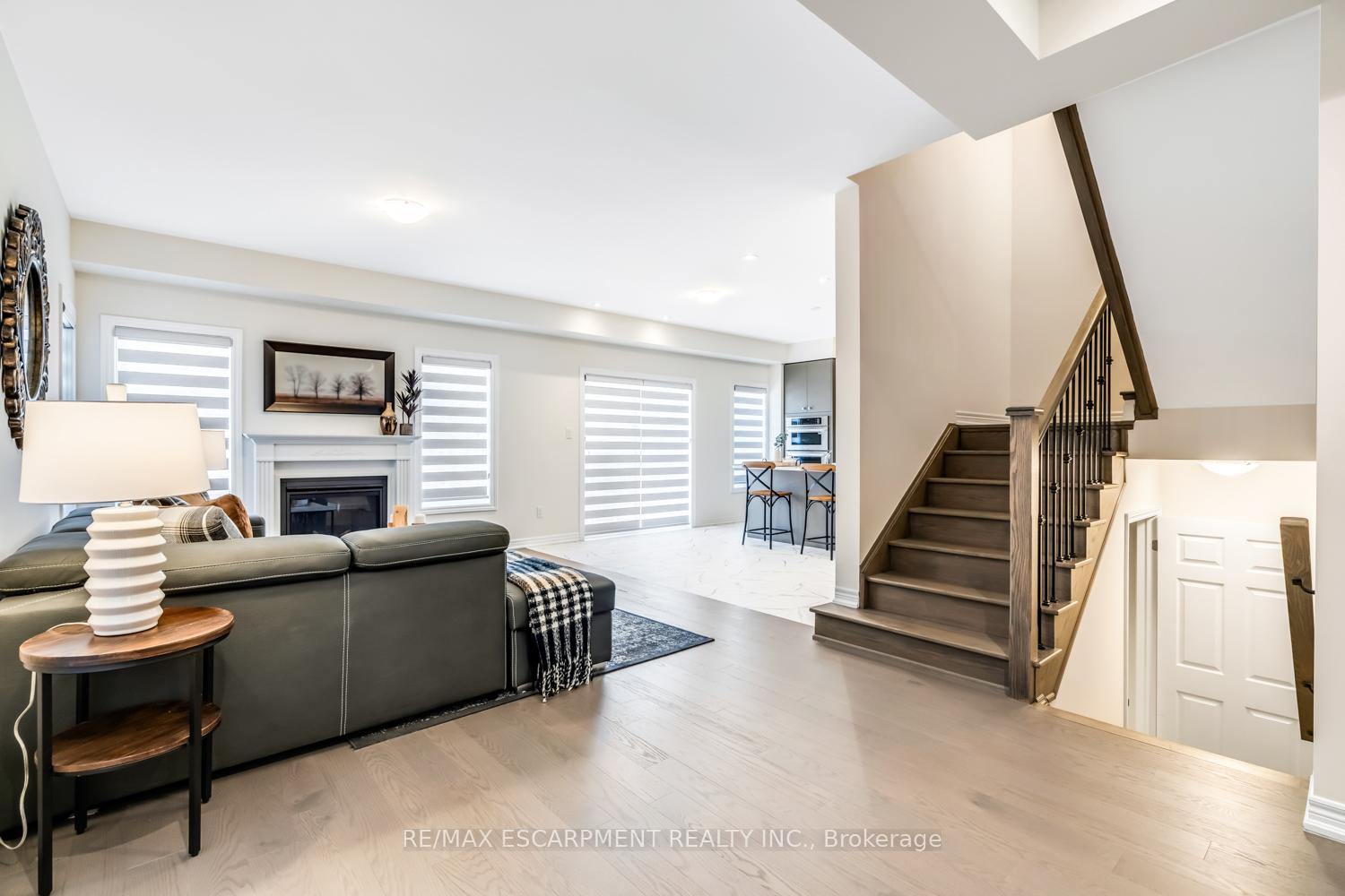 Photo 7 of 3916 Koenig Road, Burlington, Alton — HOMEH