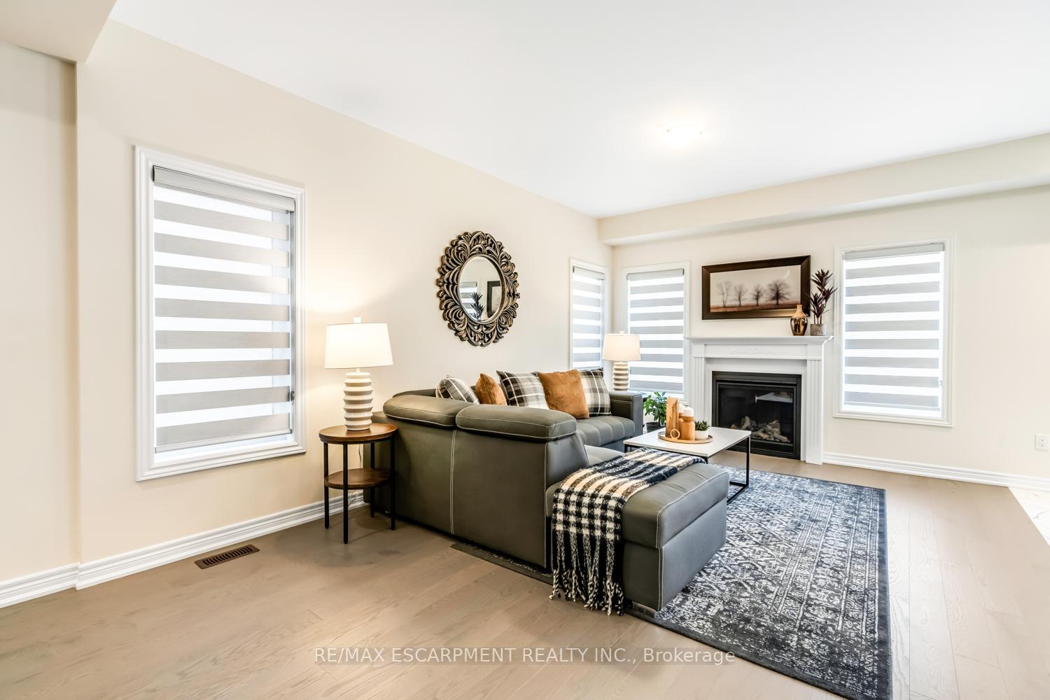 Photo 8 of 3916 Koenig Road, Burlington, Alton — HOMEH