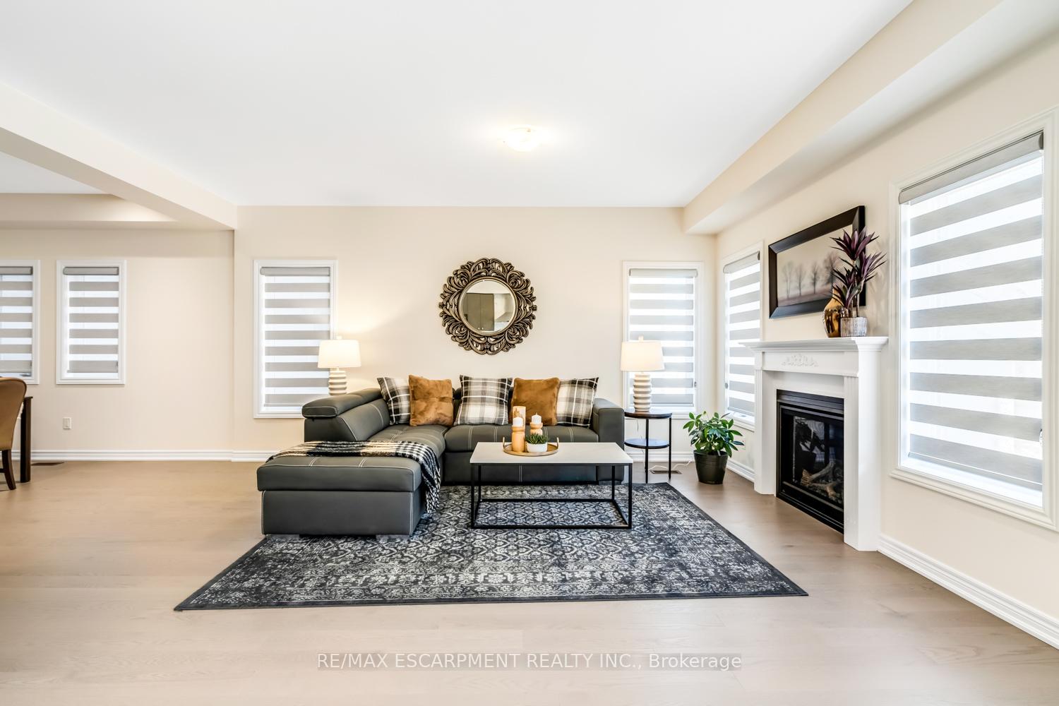 Photo 9 of 3916 Koenig Road, Burlington, Alton — HOMEH
