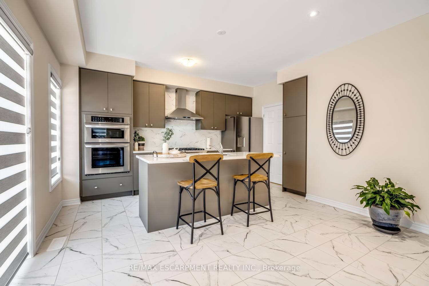 Photo 13 of 3916 Koenig Road, Burlington, Alton — HOMEH