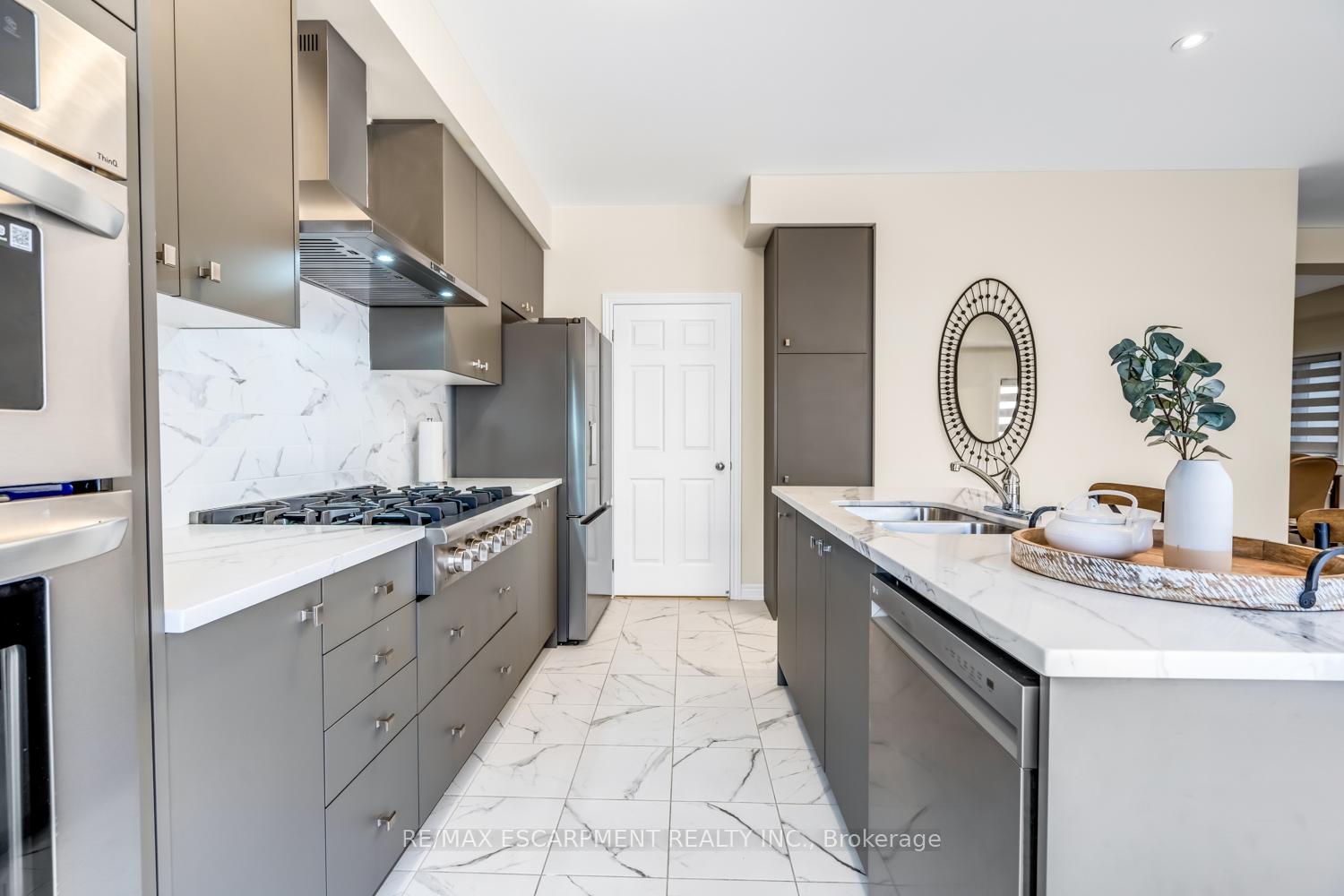 Photo 14 of 3916 Koenig Road, Burlington, Alton — HOMEH
