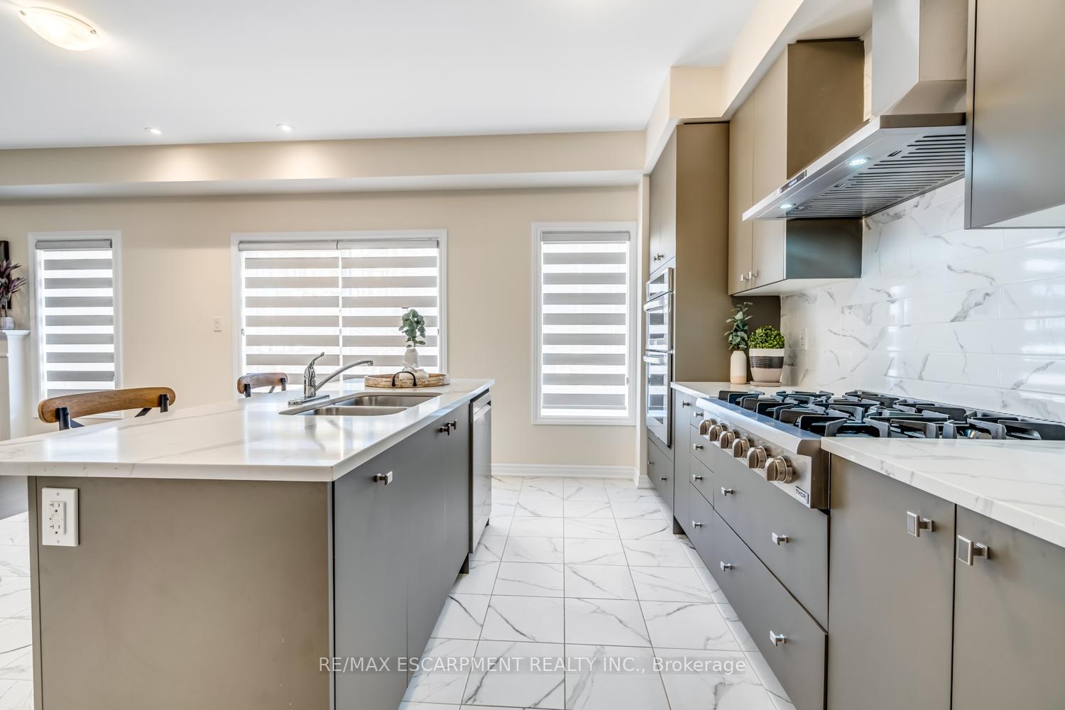Photo 15 of 3916 Koenig Road, Burlington, Alton — HOMEH