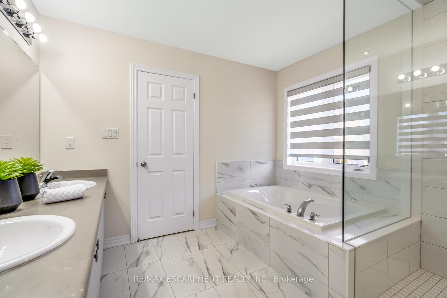 Photo 21 of 3916 Koenig Road, Burlington, Alton — HOMEH