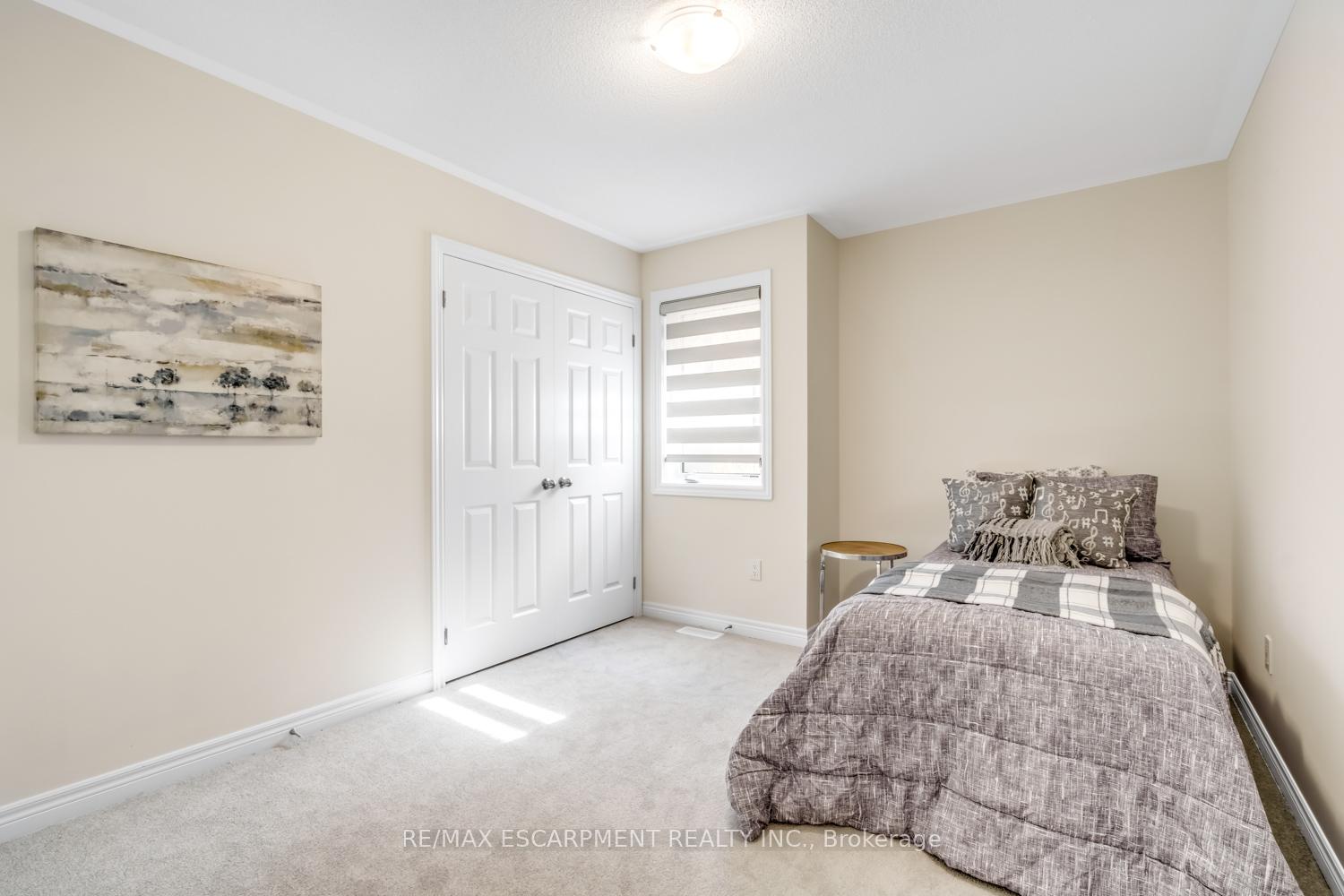 Photo 22 of 3916 Koenig Road, Burlington, Alton — HOMEH