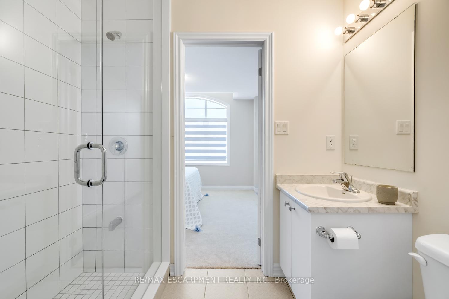 Photo 24 of 3916 Koenig Road, Burlington, Alton — HOMEH