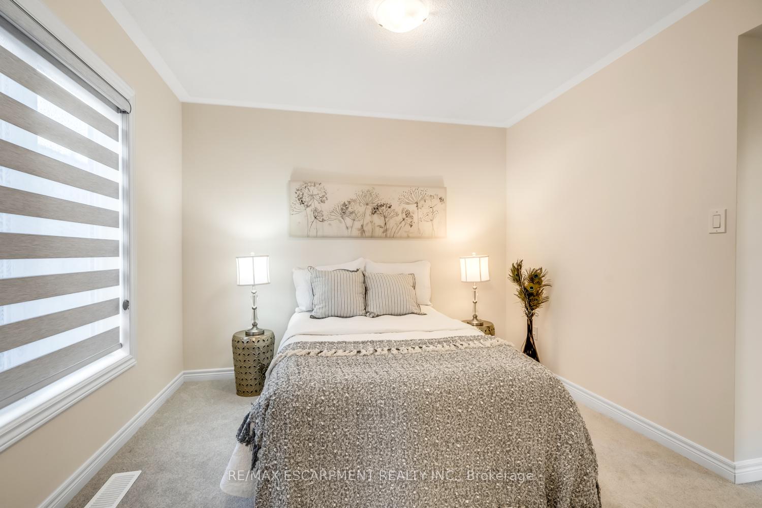 Photo 30 of 3916 Koenig Road, Burlington, Alton — HOMEH