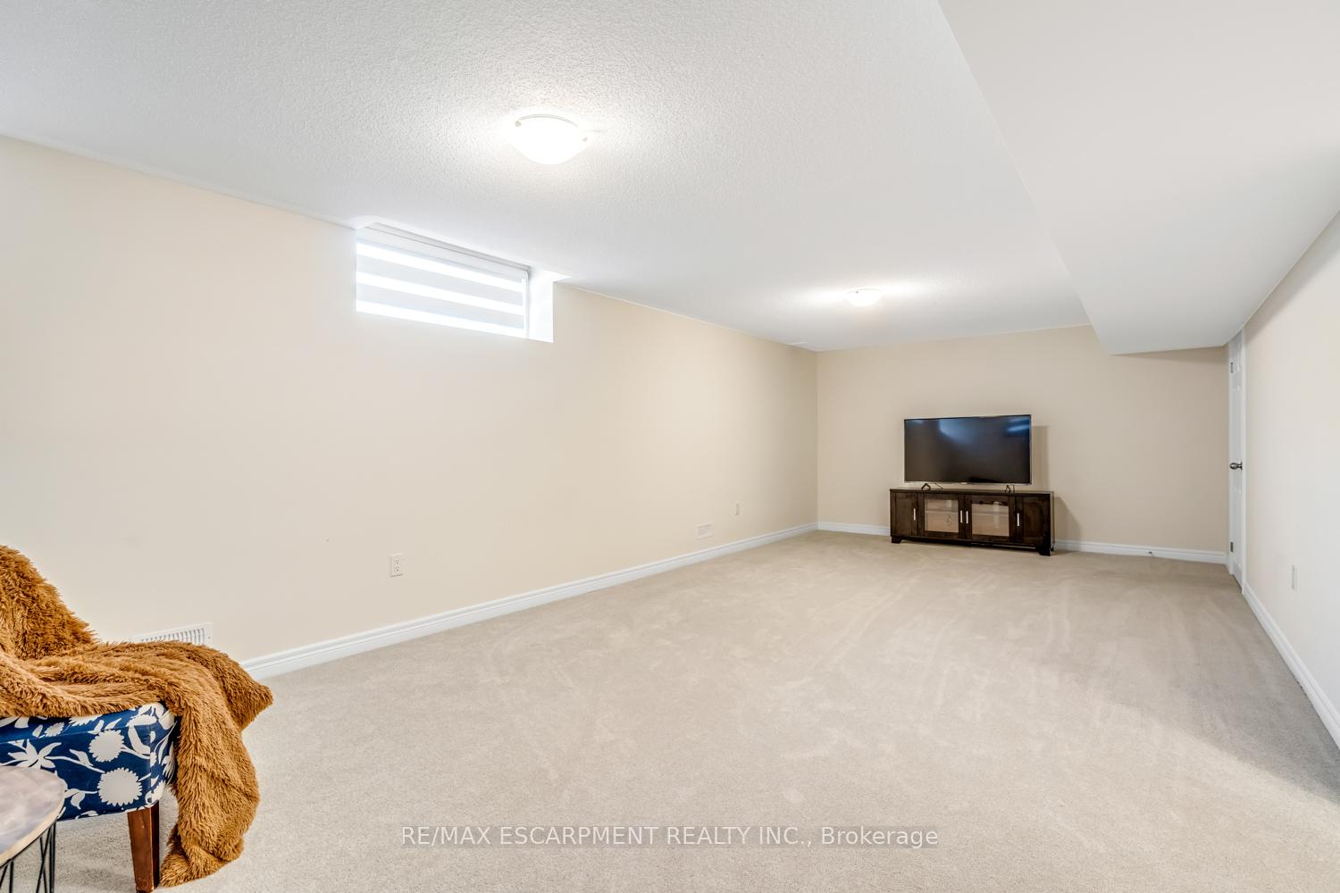 Photo 36 of 3916 Koenig Road, Burlington, Alton — HOMEH