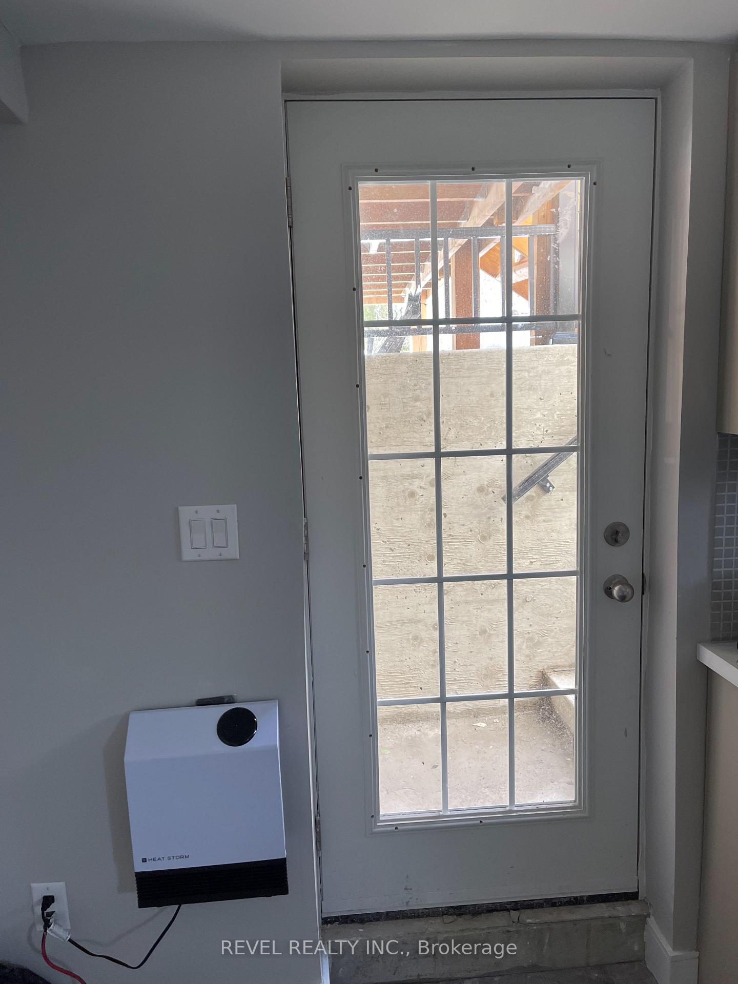Photo 3 of 324 St Vincent Street, Barrie, Wellington — HOMEH