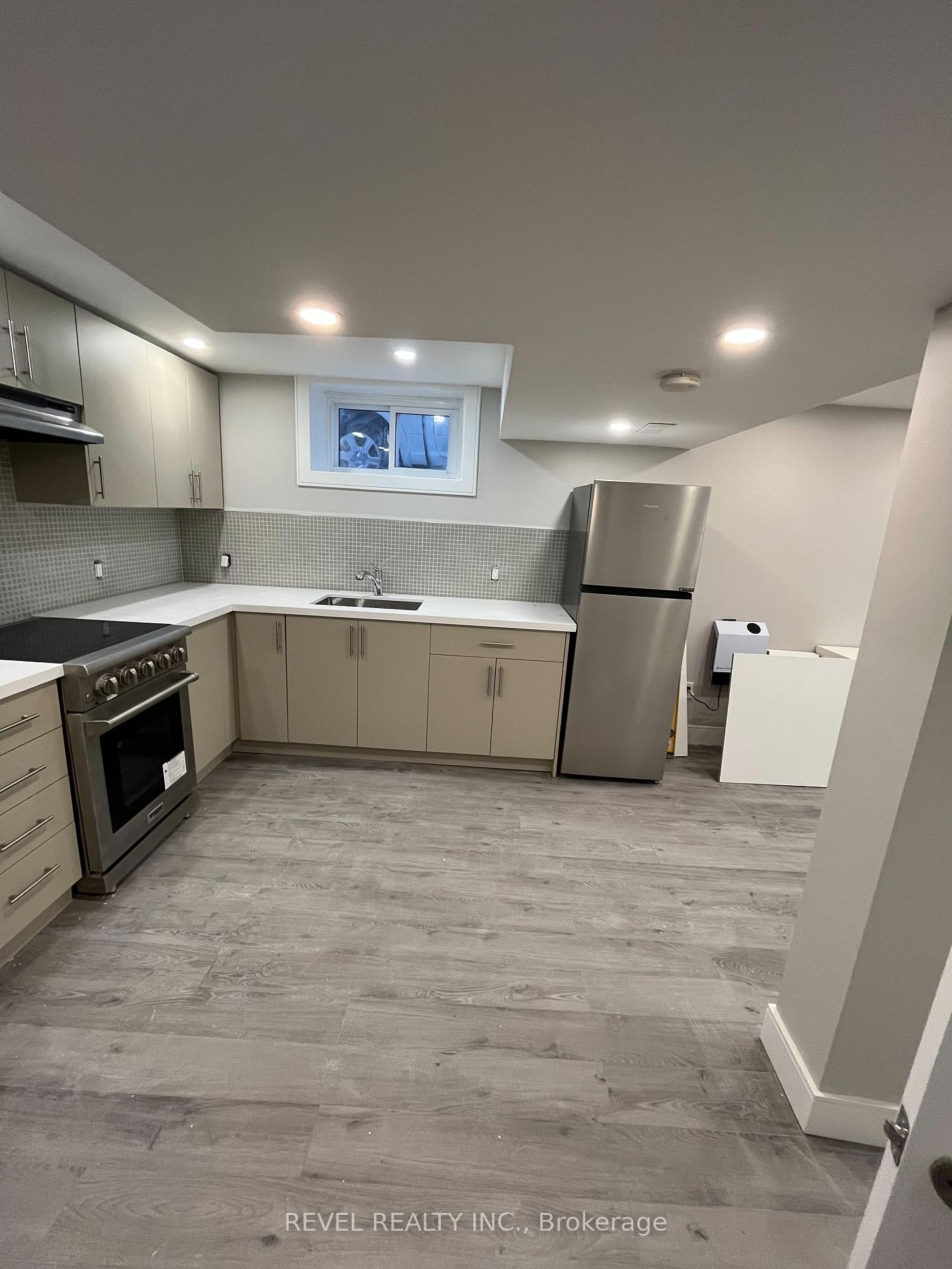 Photo 9 of 324 St Vincent Street, Barrie, Wellington — HOMEH