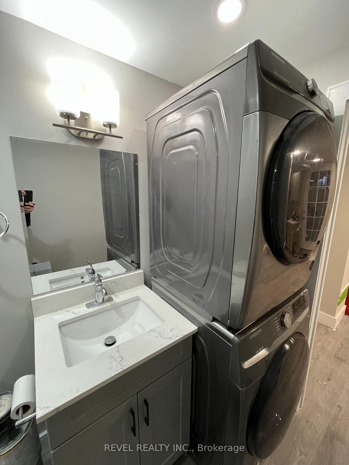 Photo 8 of 324 St Vincent Street, Barrie, Wellington — HOMEH