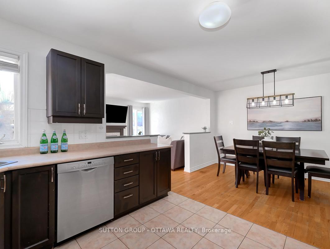 Photo 12 of 29 Alameda Way, Ottawa, Barrhaven - Longfields — HOMEH