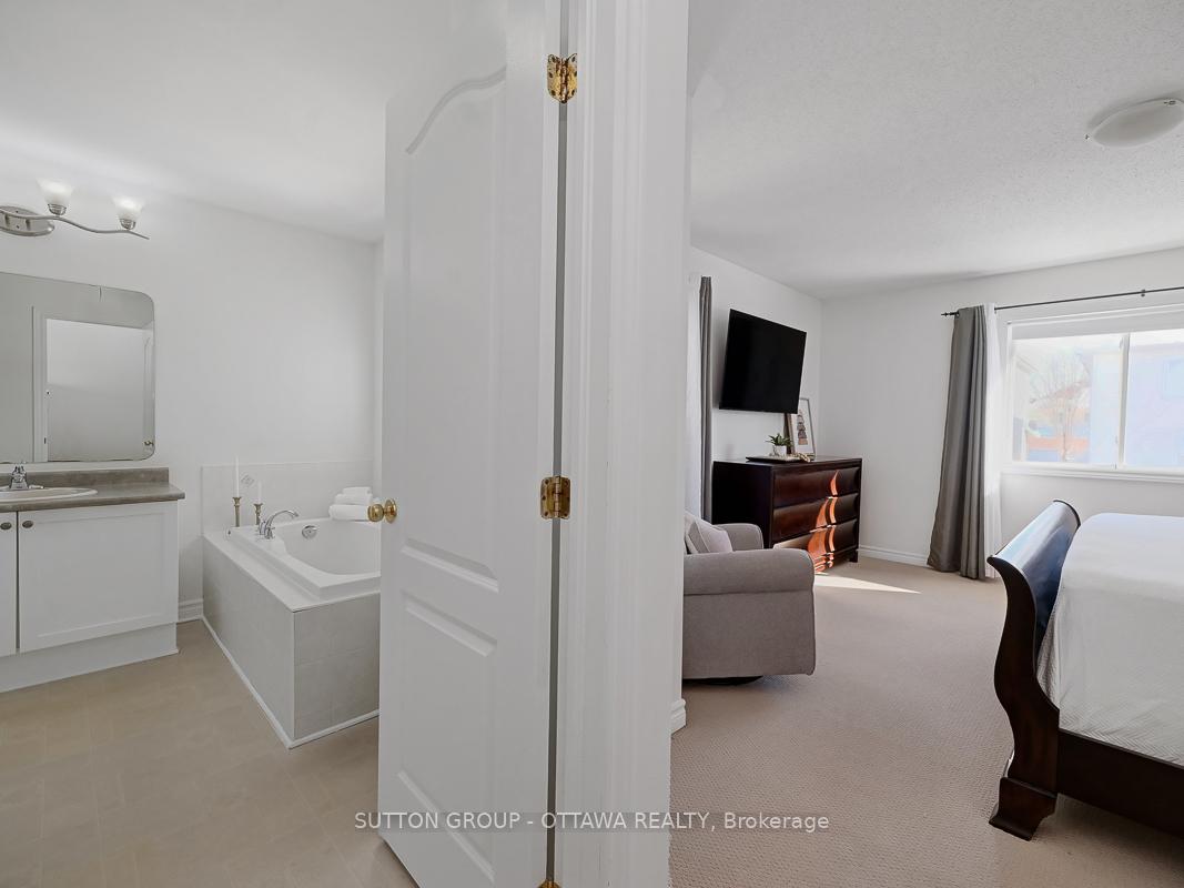 Photo 23 of 29 Alameda Way, Ottawa, Barrhaven - Longfields — HOMEH