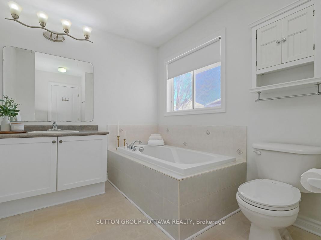 Photo 24 of 29 Alameda Way, Ottawa, Barrhaven - Longfields — HOMEH