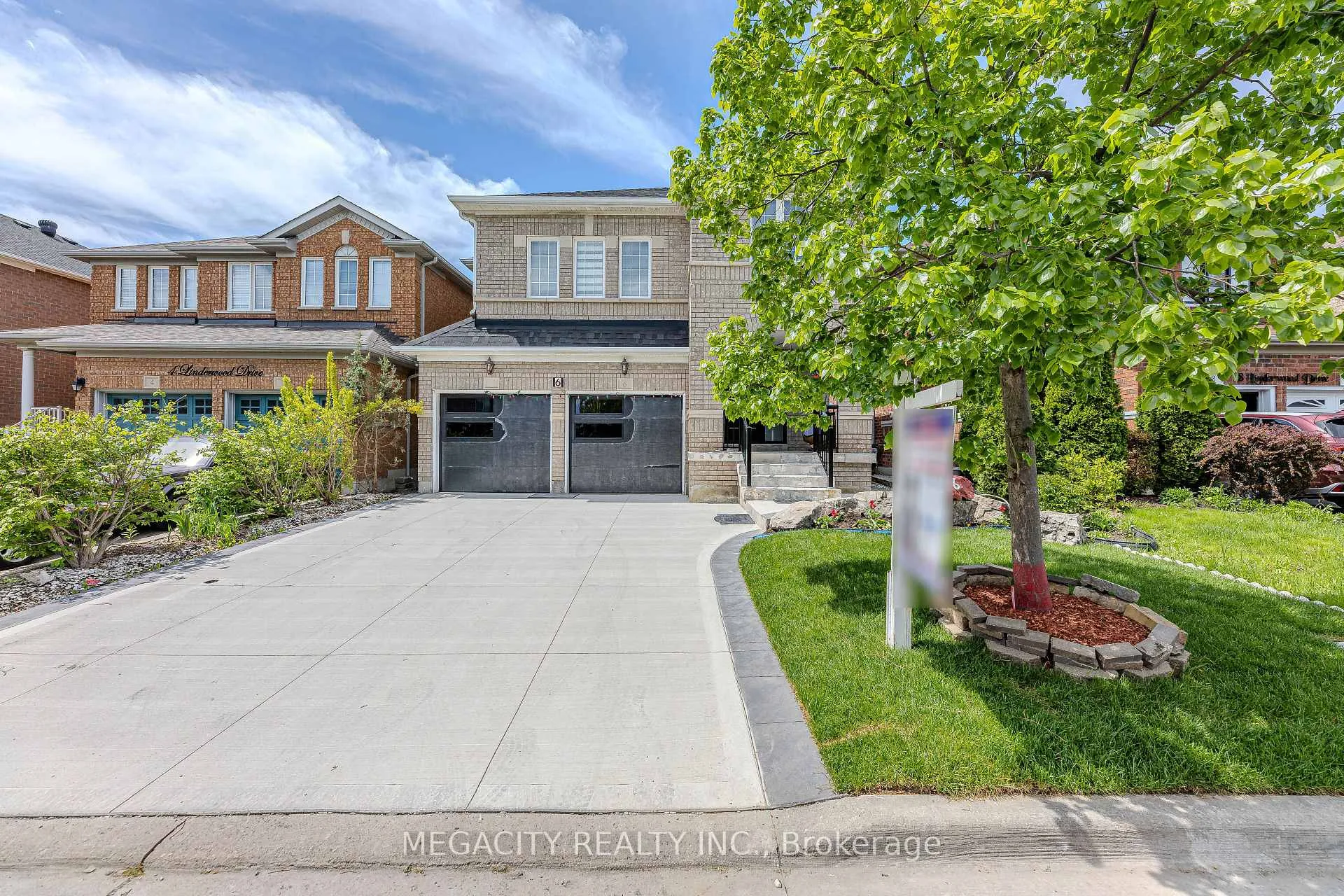 Photo 1 of 6 Linderwood Drive, Brampton, Fletcher's Meadow — HOMEH