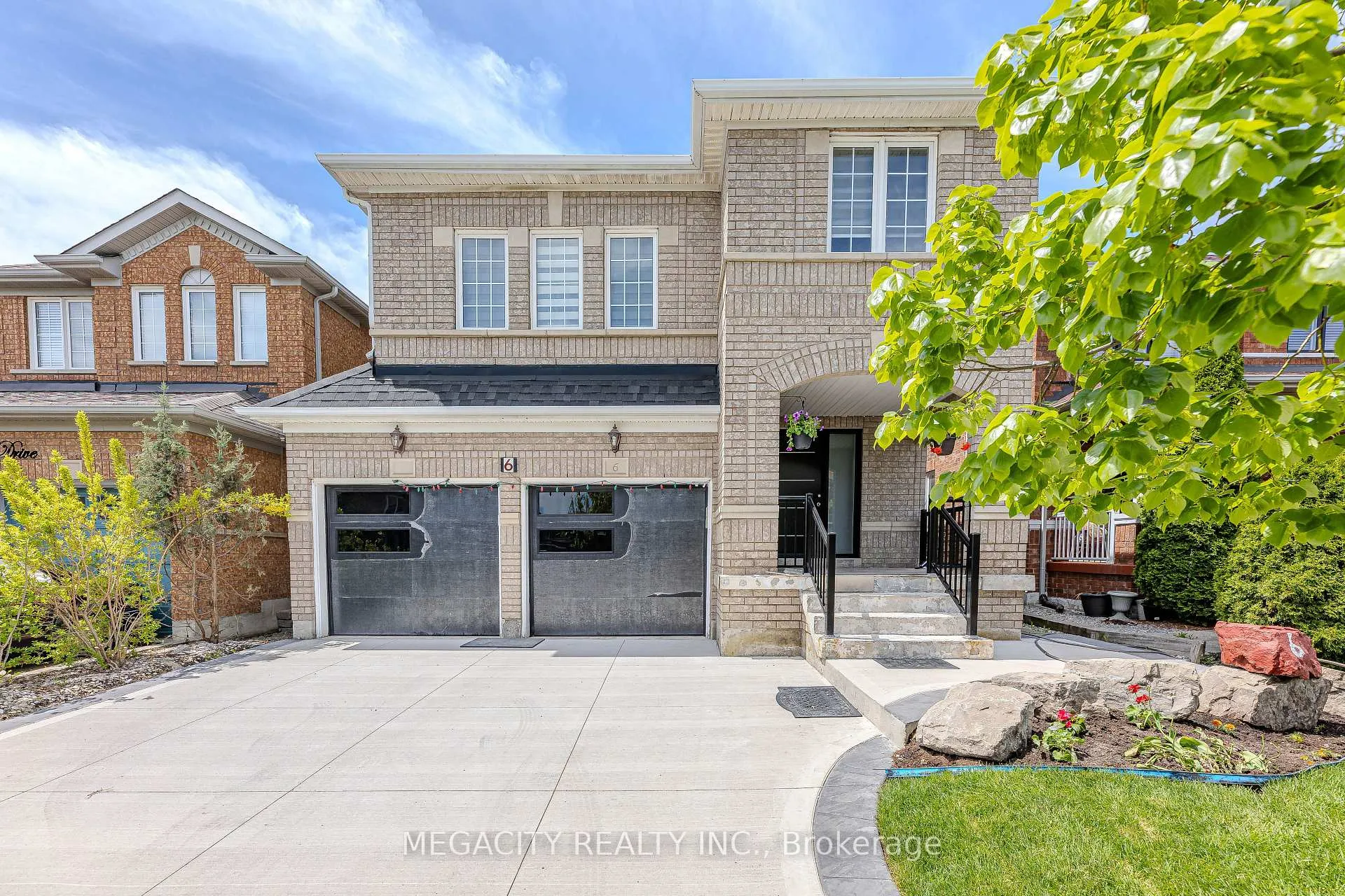 Photo 3 of 6 Linderwood Drive, Brampton, Fletcher's Meadow — HOMEH