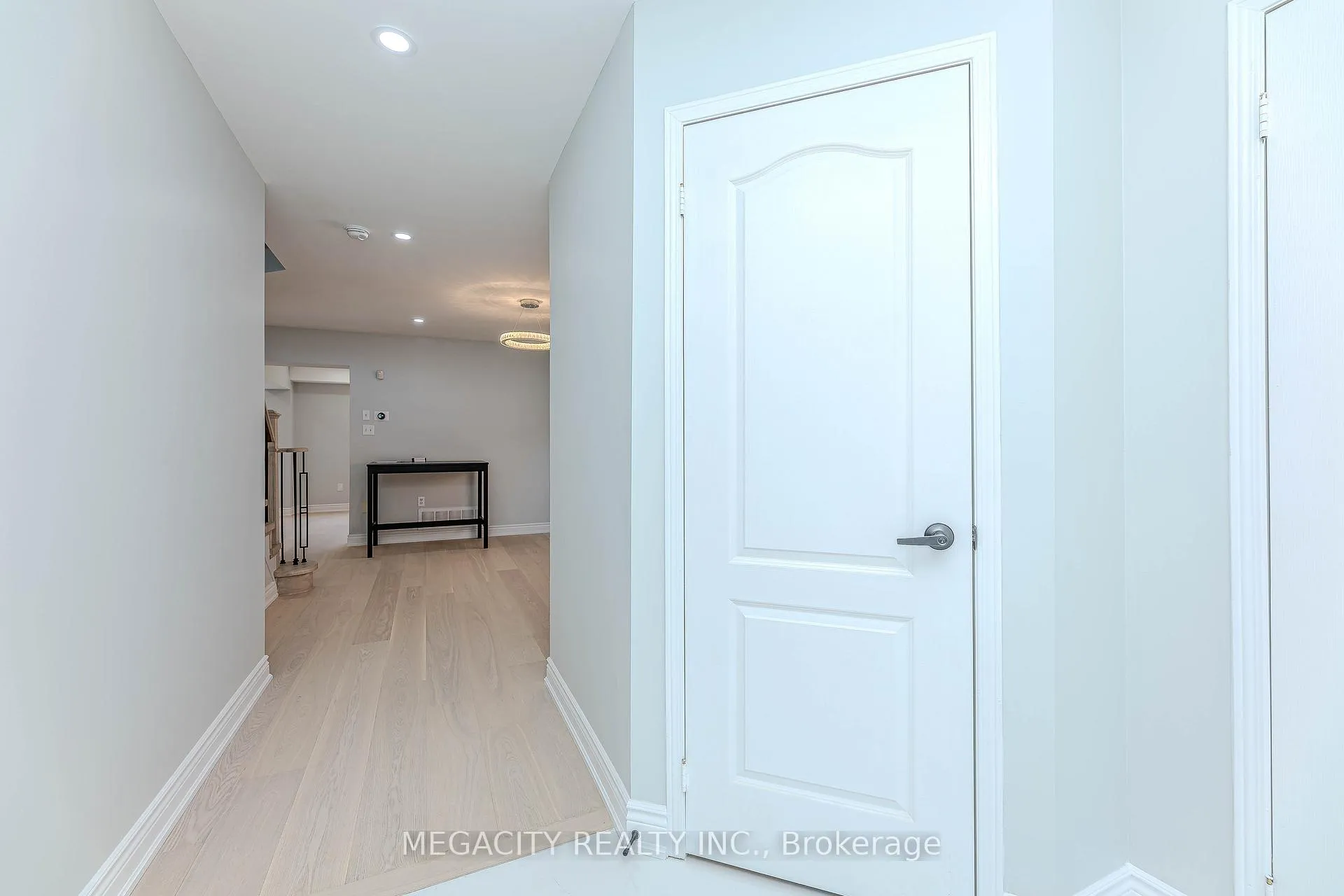 Photo 8 of 6 Linderwood Drive, Brampton, Fletcher's Meadow — HOMEH