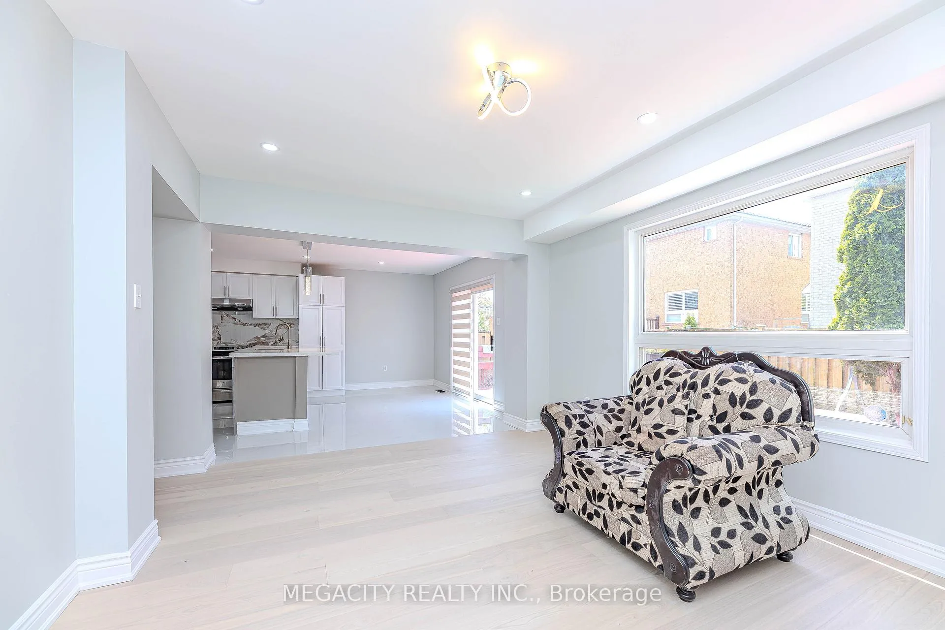 Photo 14 of 6 Linderwood Drive, Brampton, Fletcher's Meadow — HOMEH