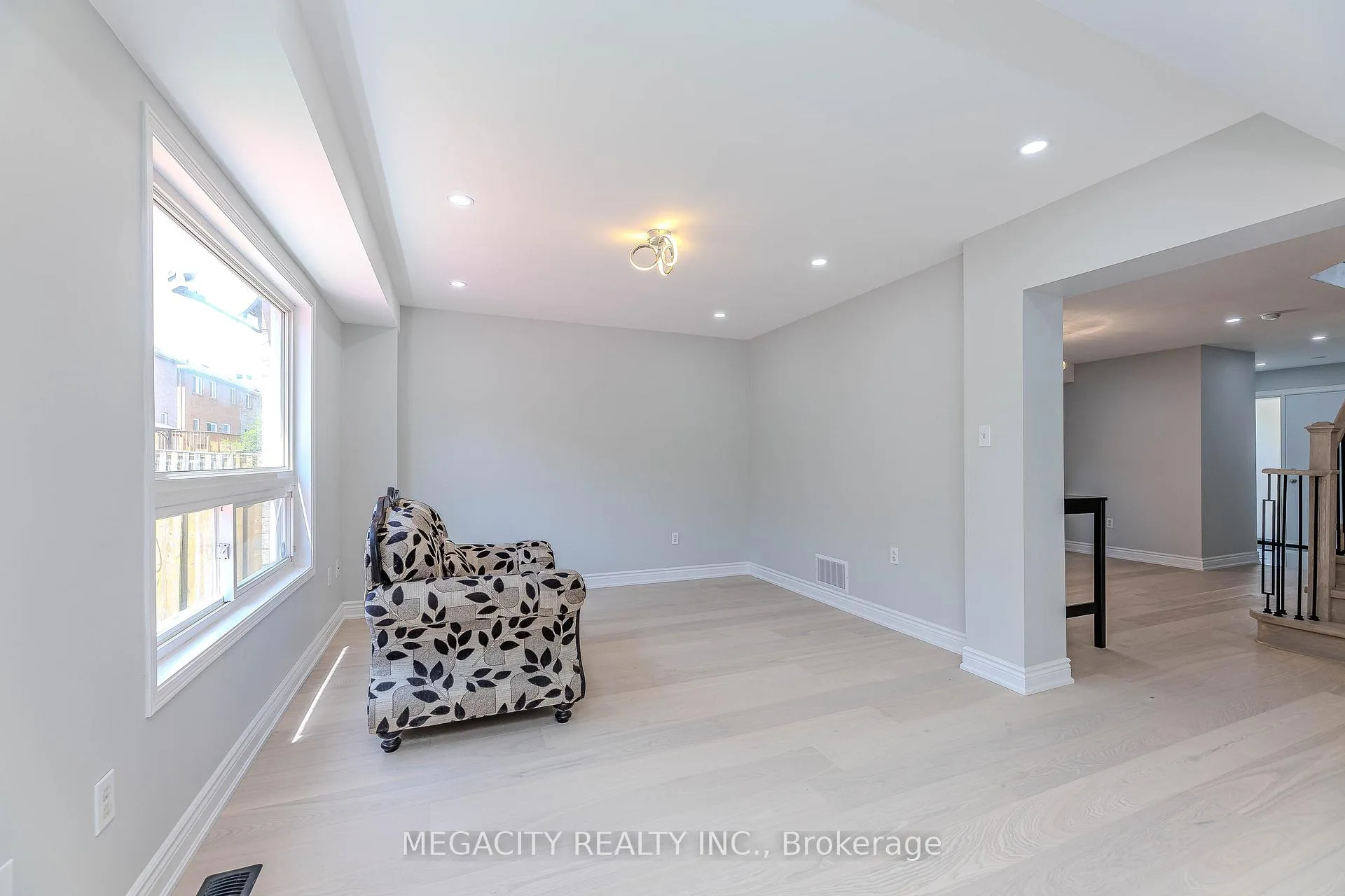 Photo 16 of 6 Linderwood Drive, Brampton, Fletcher's Meadow — HOMEH