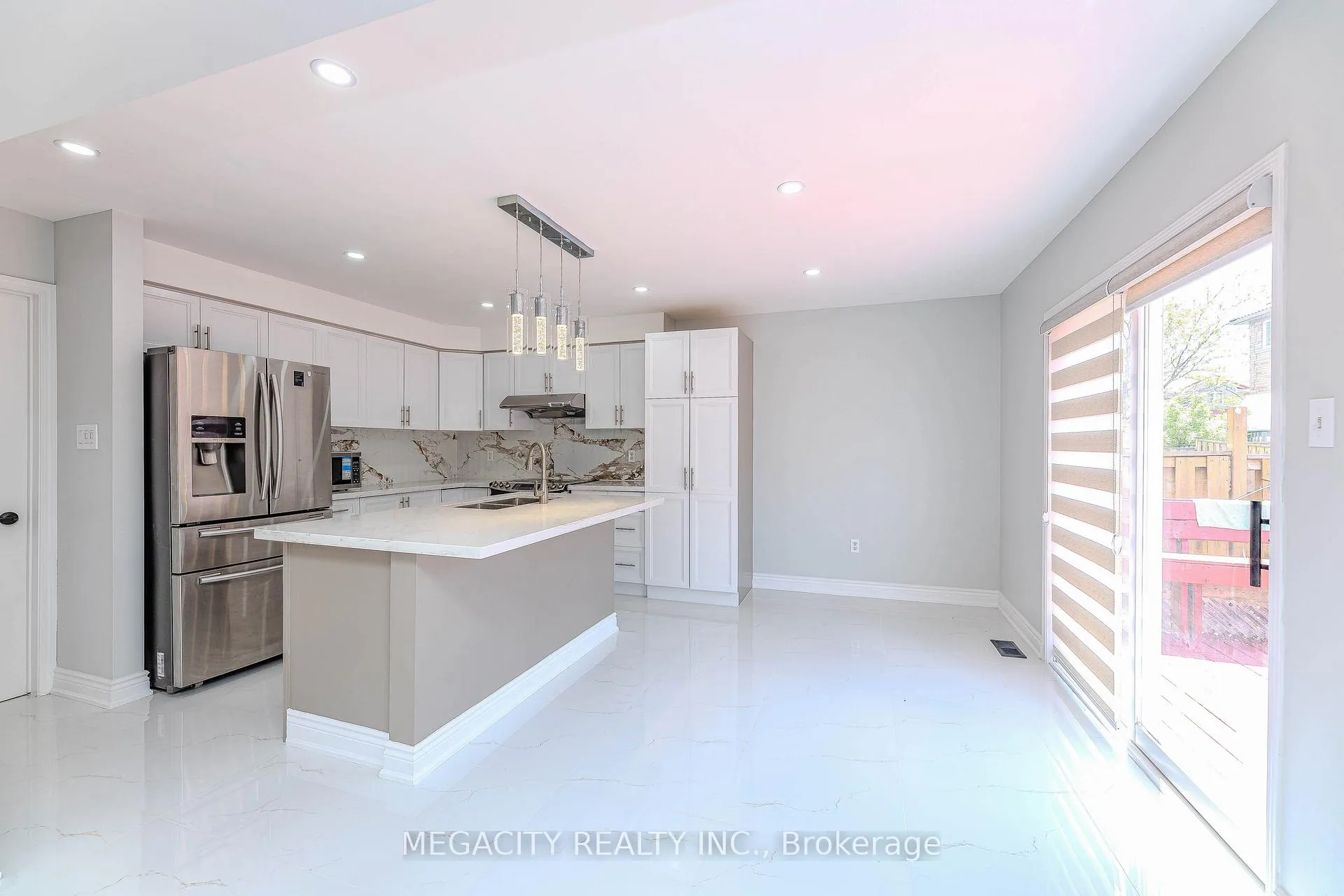 Photo 17 of 6 Linderwood Drive, Brampton, Fletcher's Meadow — HOMEH