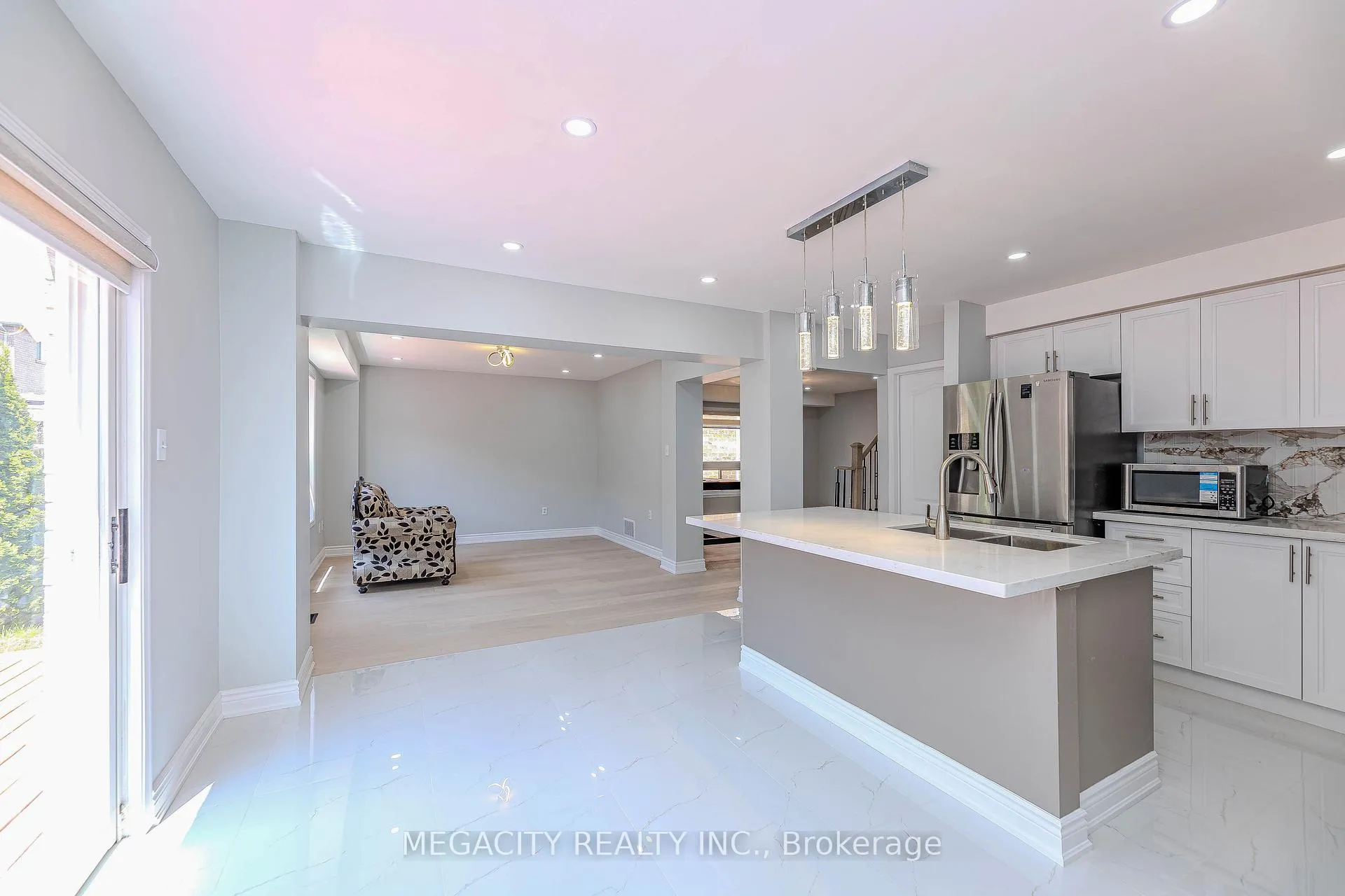 Photo 21 of 6 Linderwood Drive, Brampton, Fletcher's Meadow — HOMEH