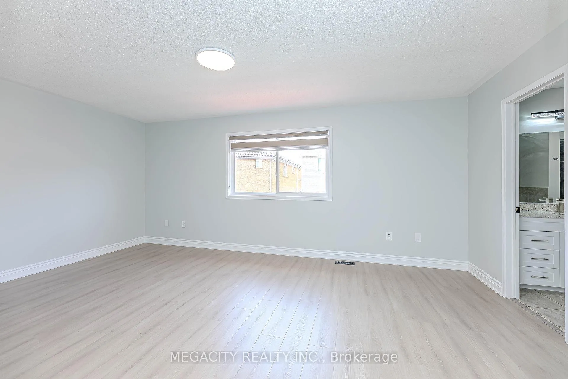 Photo 32 of 6 Linderwood Drive, Brampton, Fletcher's Meadow — HOMEH