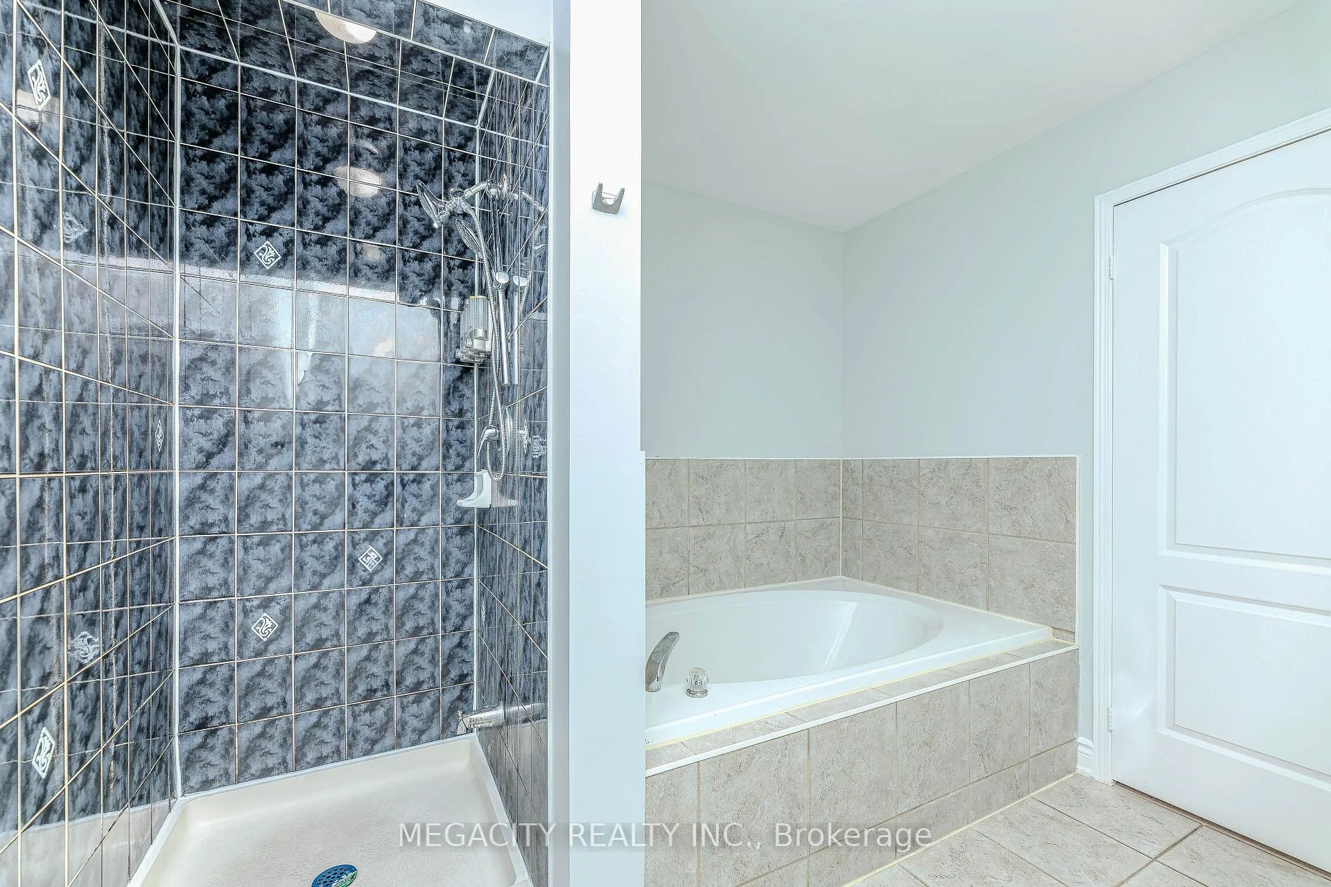 Photo 40 of 6 Linderwood Drive, Brampton, Fletcher's Meadow — HOMEH