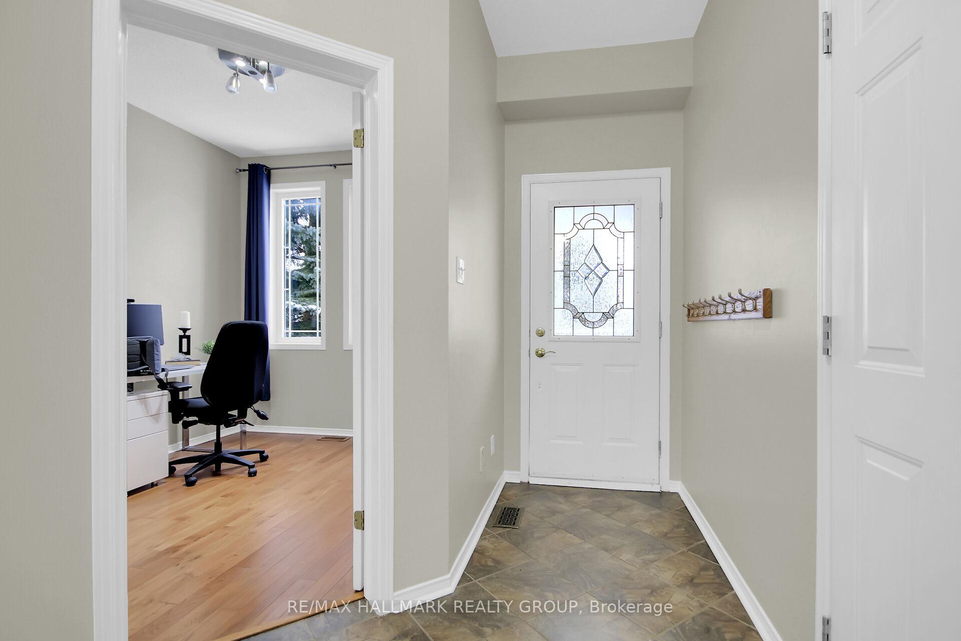 Photo 3 of 14 Collington Street, Ottawa, Barrhaven East — HOMEH