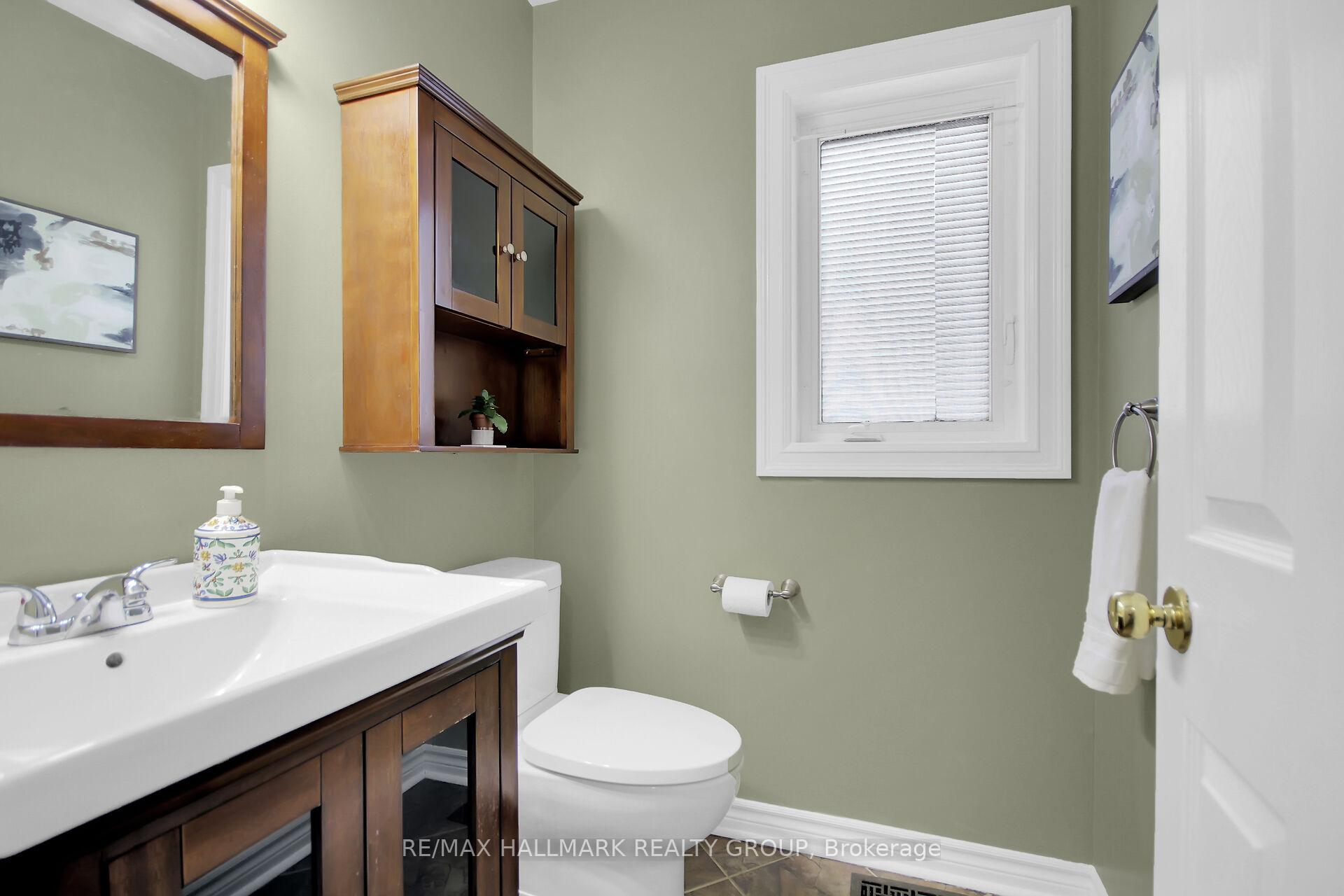 Photo 6 of 14 Collington Street, Ottawa, Barrhaven East — HOMEH