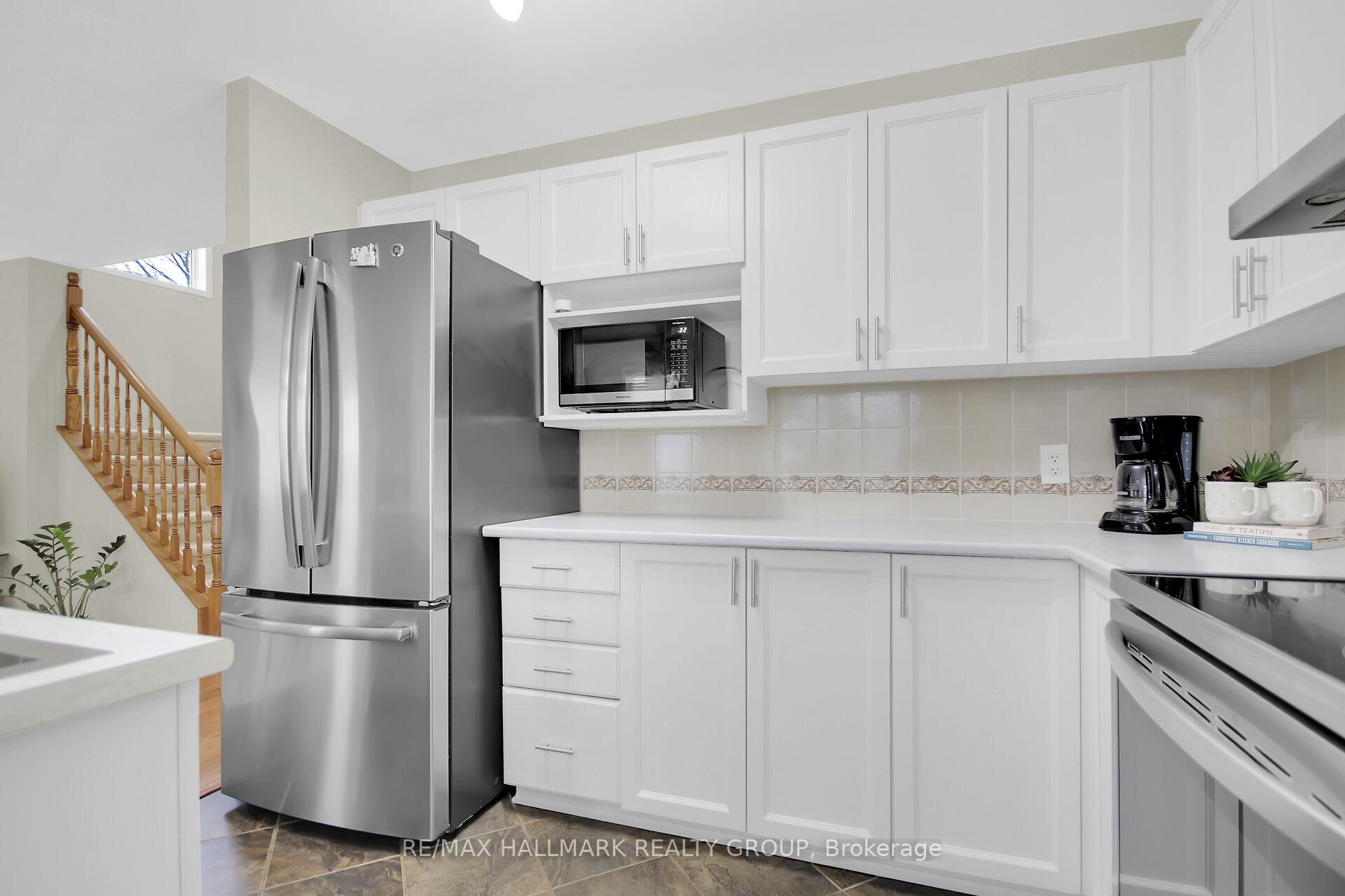 Photo 12 of 14 Collington Street, Ottawa, Barrhaven East — HOMEH