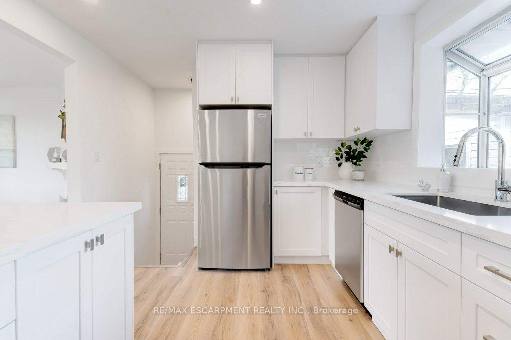 Photo 14 of 5470 Randolph Crescent, Burlington, Appleby — HOMEH