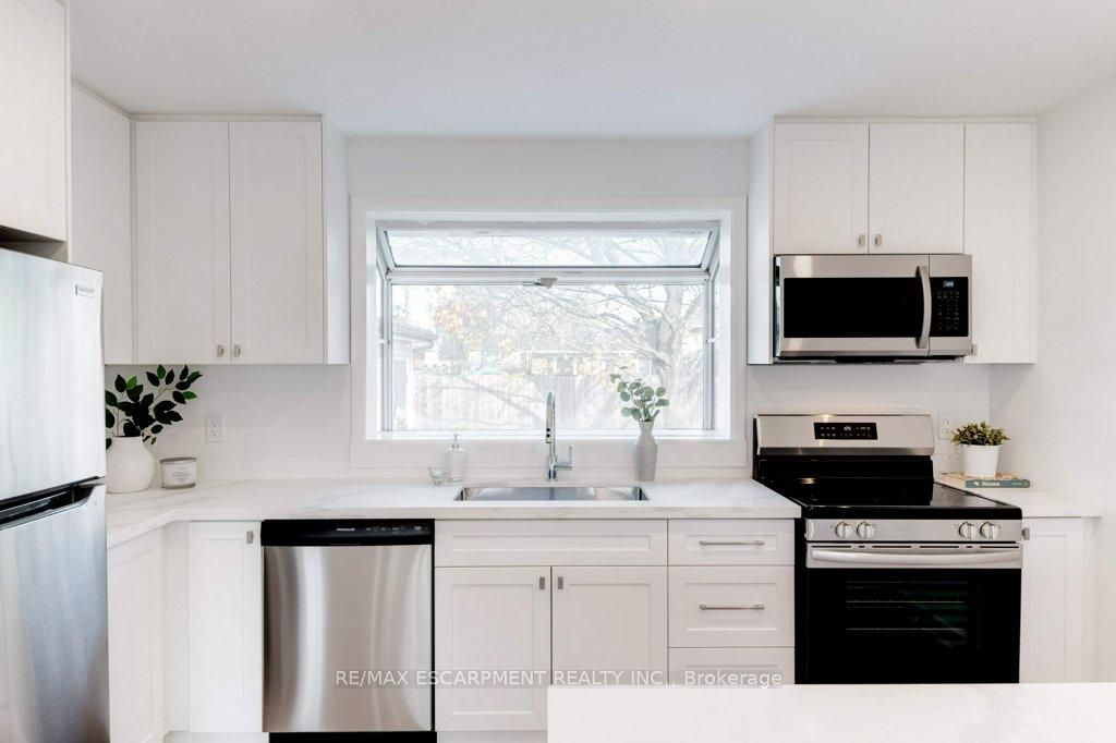 Photo 15 of 5470 Randolph Crescent, Burlington, Appleby — HOMEH