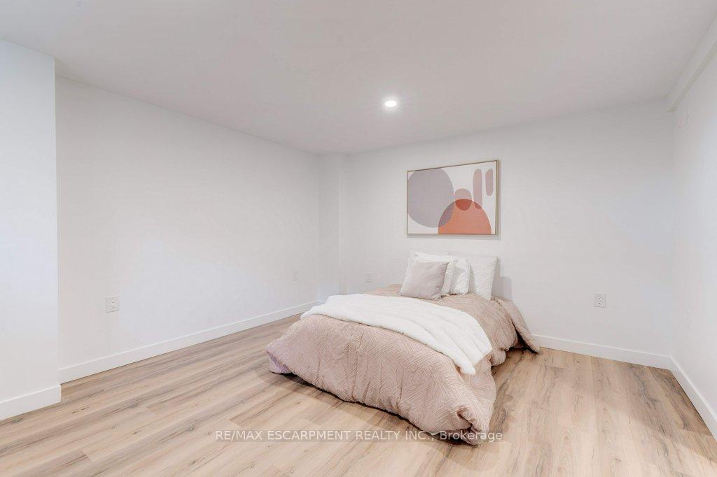 Photo 30 of 5470 Randolph Crescent, Burlington, Appleby — HOMEH