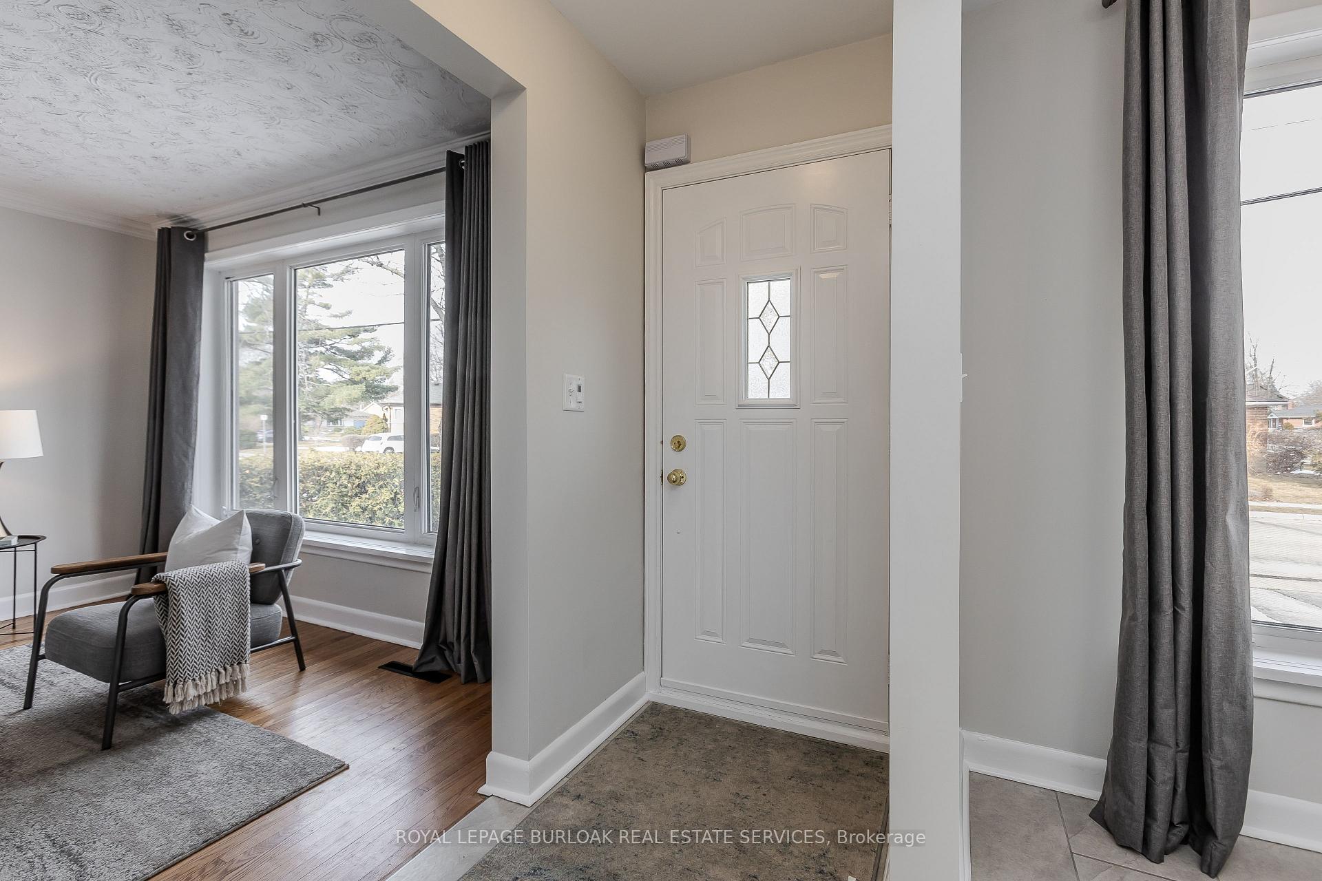 Photo 5 of 2290 Woodward Avenue, Burlington, Brant — HOMEH