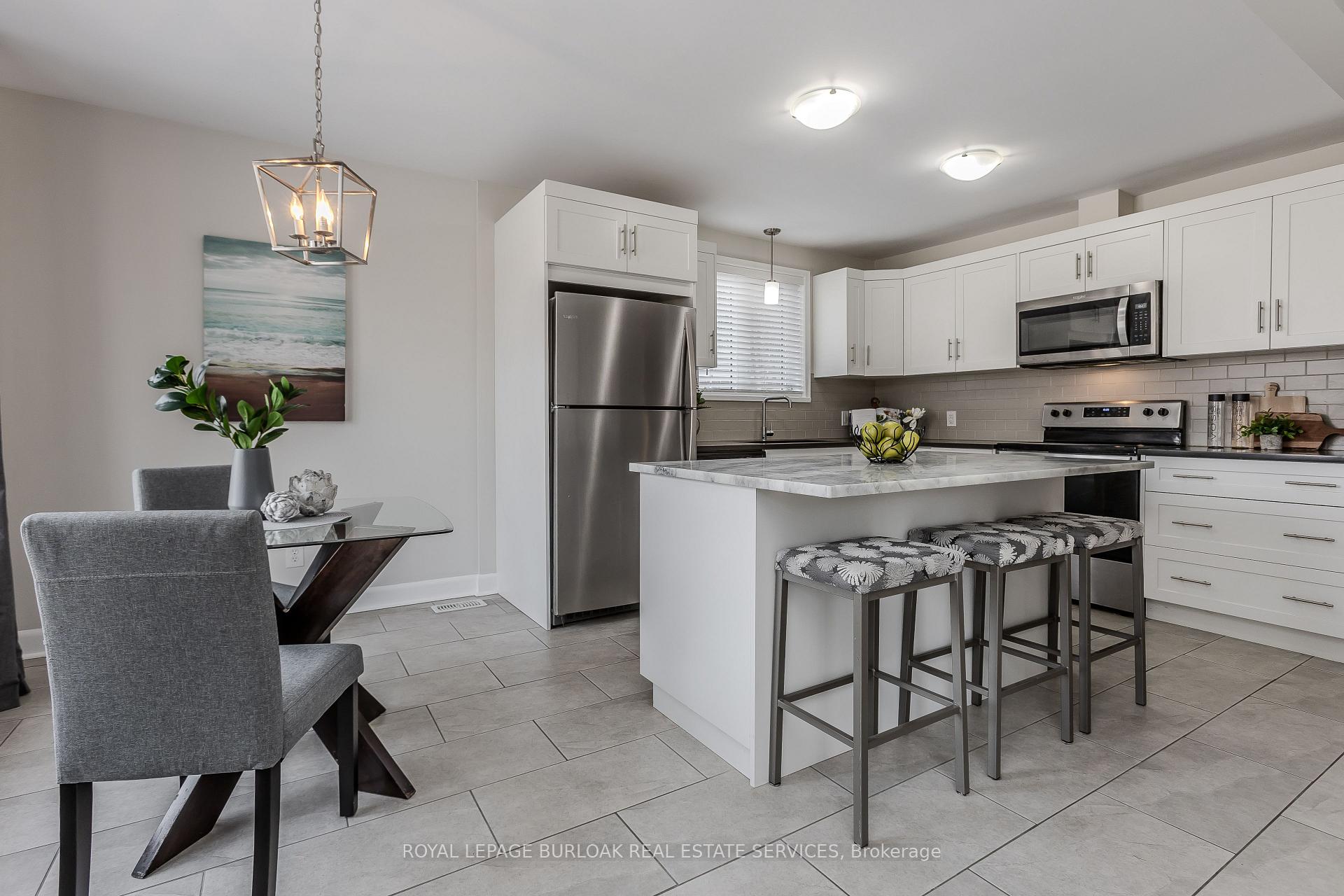 Photo 10 of 2290 Woodward Avenue, Burlington, Brant — HOMEH