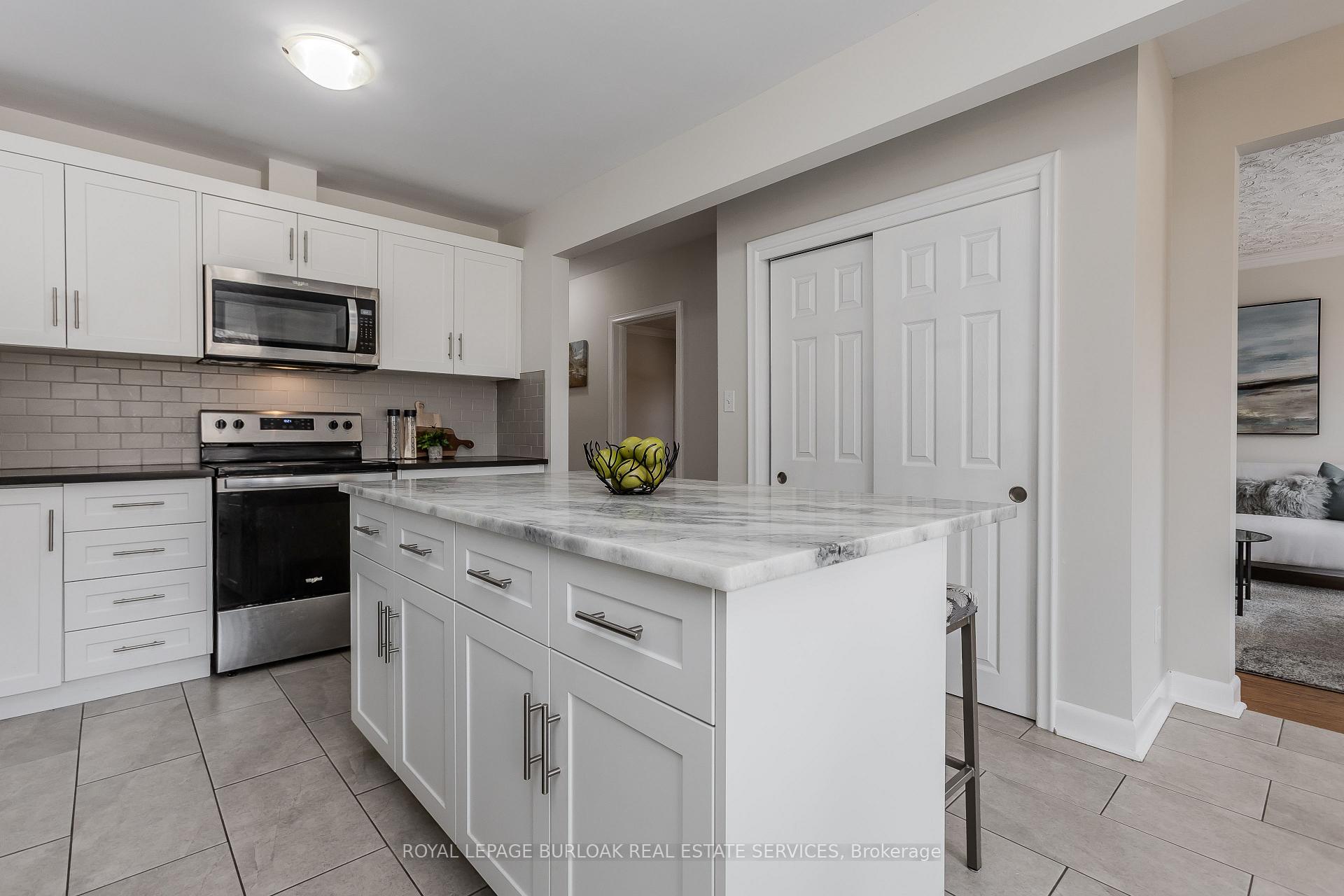 Photo 11 of 2290 Woodward Avenue, Burlington, Brant — HOMEH