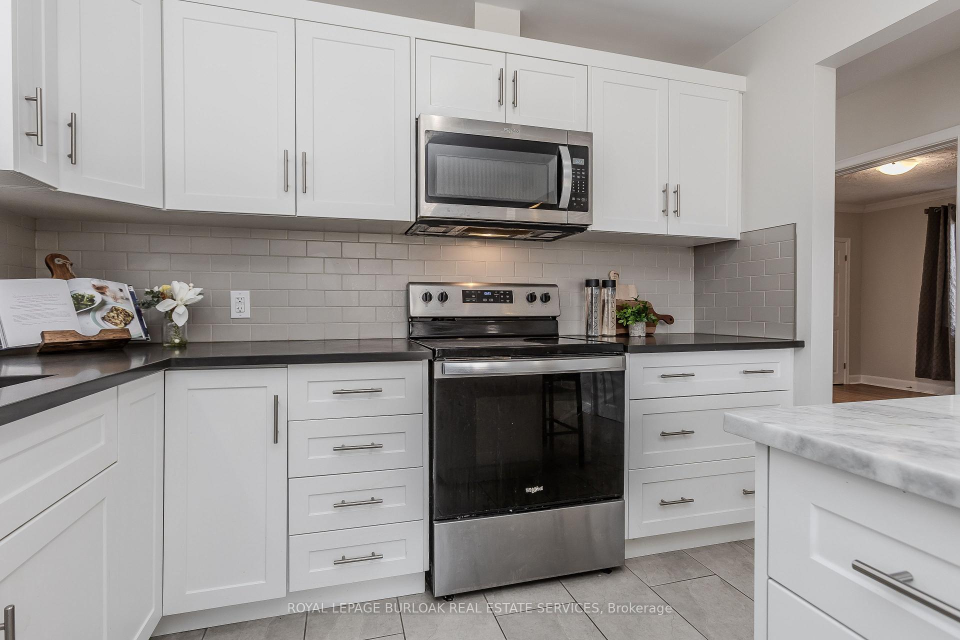 Photo 14 of 2290 Woodward Avenue, Burlington, Brant — HOMEH