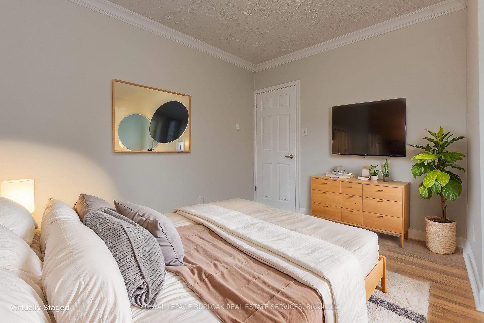 Photo 18 of 2290 Woodward Avenue, Burlington, Brant — HOMEH