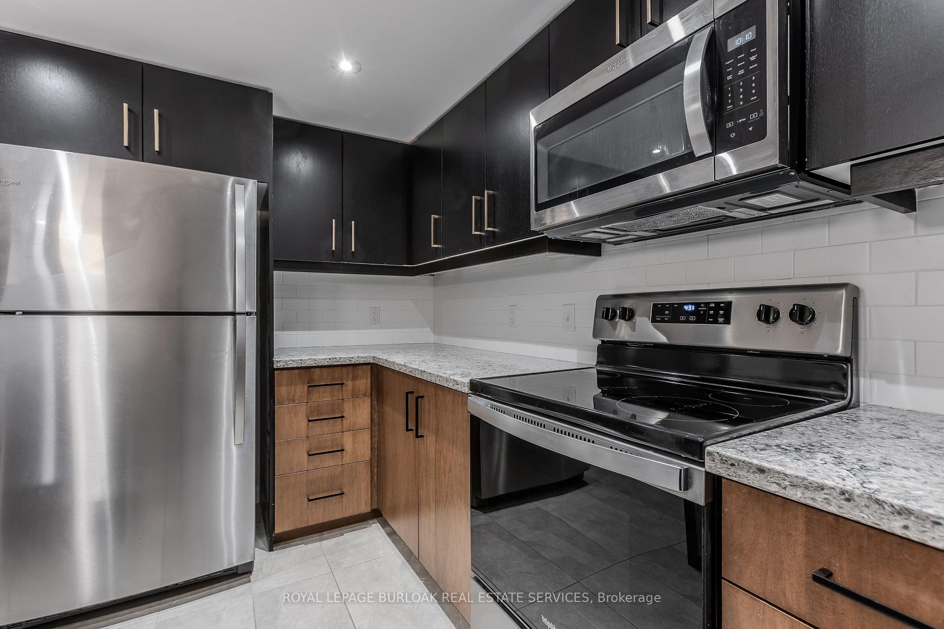 Photo 28 of 2290 Woodward Avenue, Burlington, Brant — HOMEH