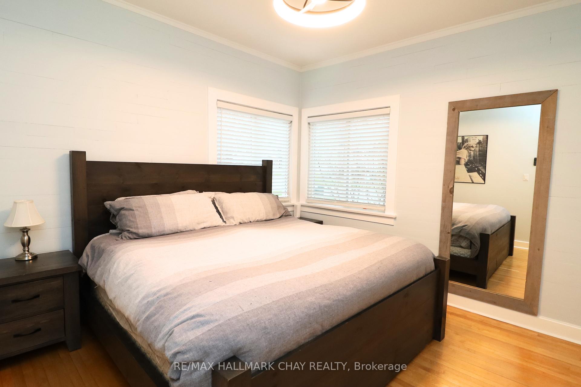 Photo 13 of 138 Owen Street N, Barrie, Wellington — HOMEH