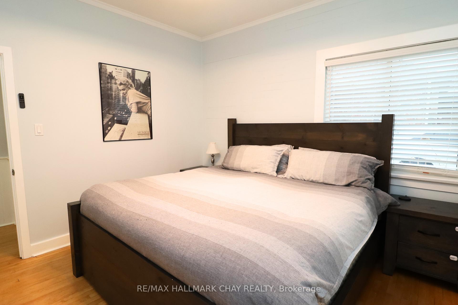 Photo 14 of 138 Owen Street N, Barrie, Wellington — HOMEH