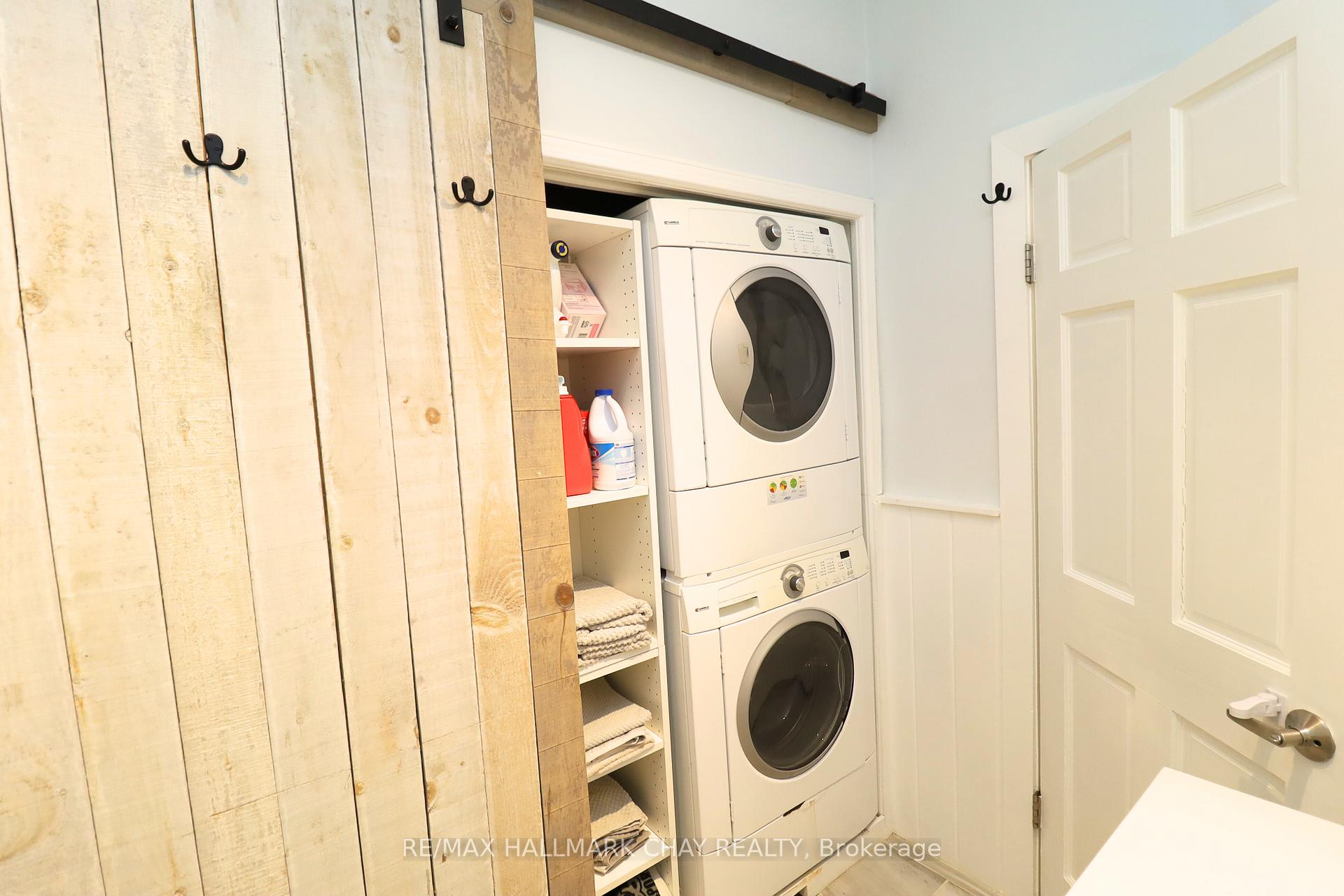 Photo 16 of 138 Owen Street N, Barrie, Wellington — HOMEH