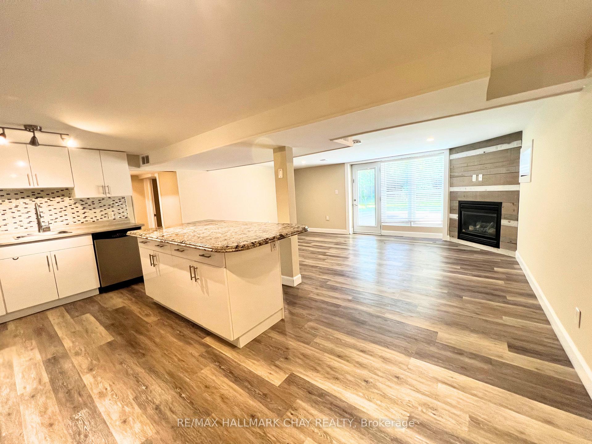 Photo 22 of 138 Owen Street N, Barrie, Wellington — HOMEH